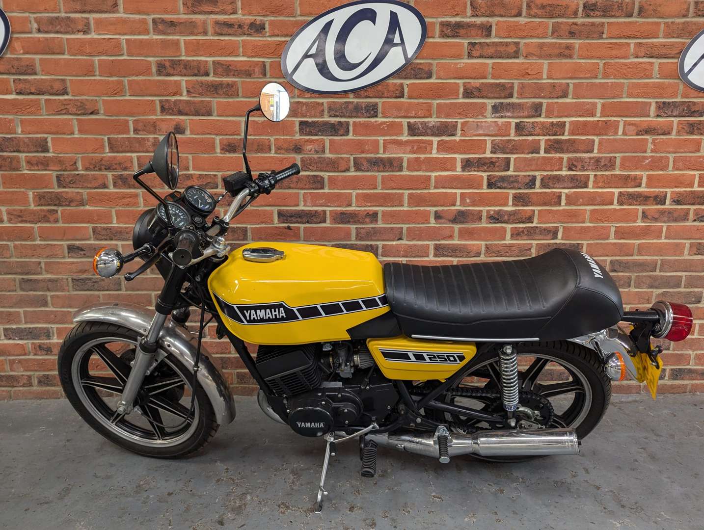 <p>1978 YAMAHA RD 250&nbsp;</p>