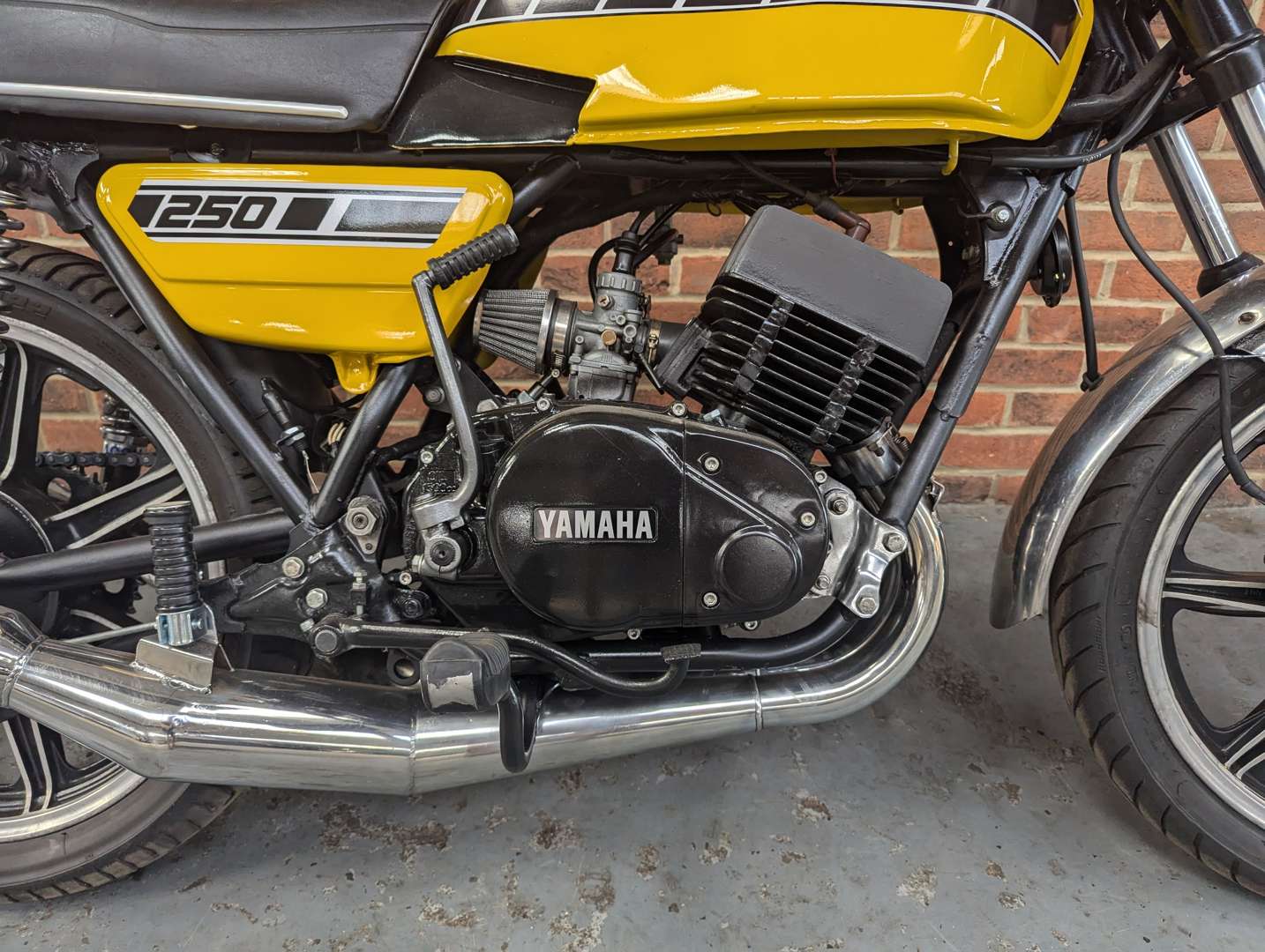 <p>1978 YAMAHA RD 250&nbsp;</p>