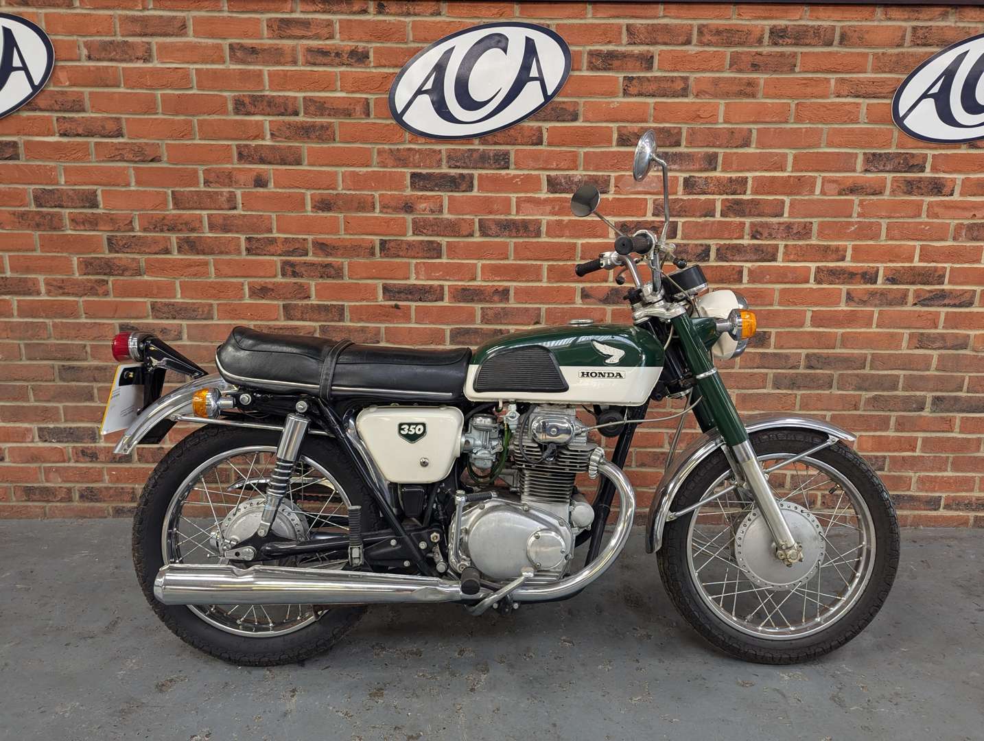 <p>1969 HONDA CB 350E</p>