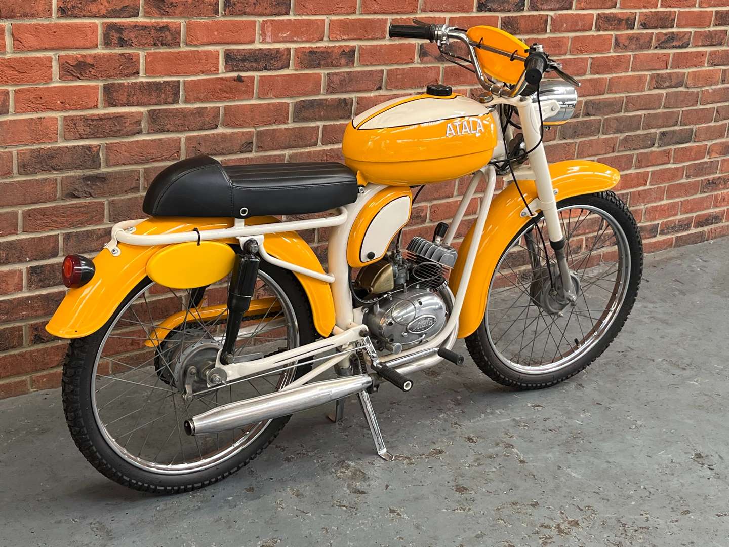 <p>1967 ATALA SE50</p>