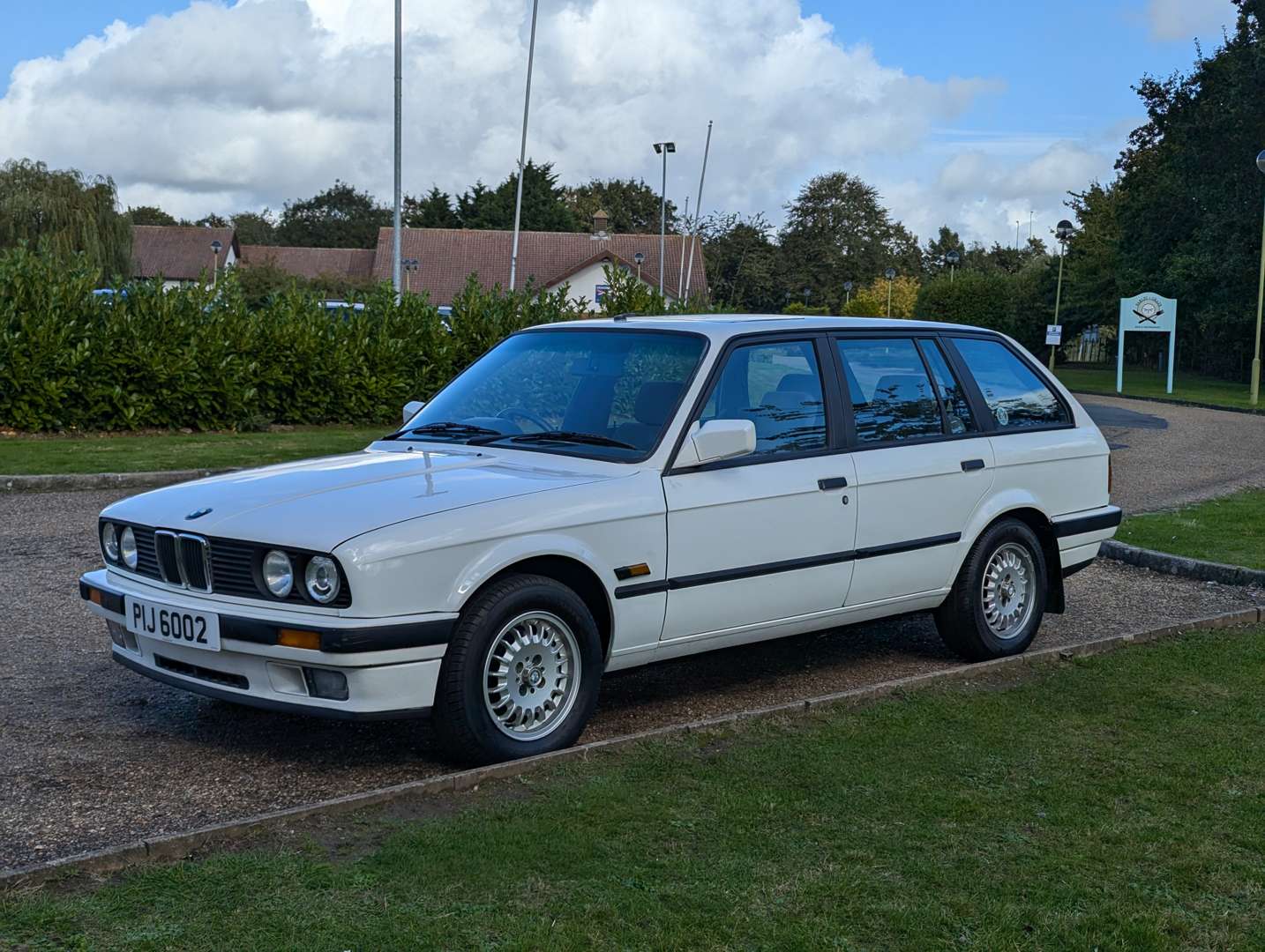 <p>1991 BMW E30 325I TOURING</p>