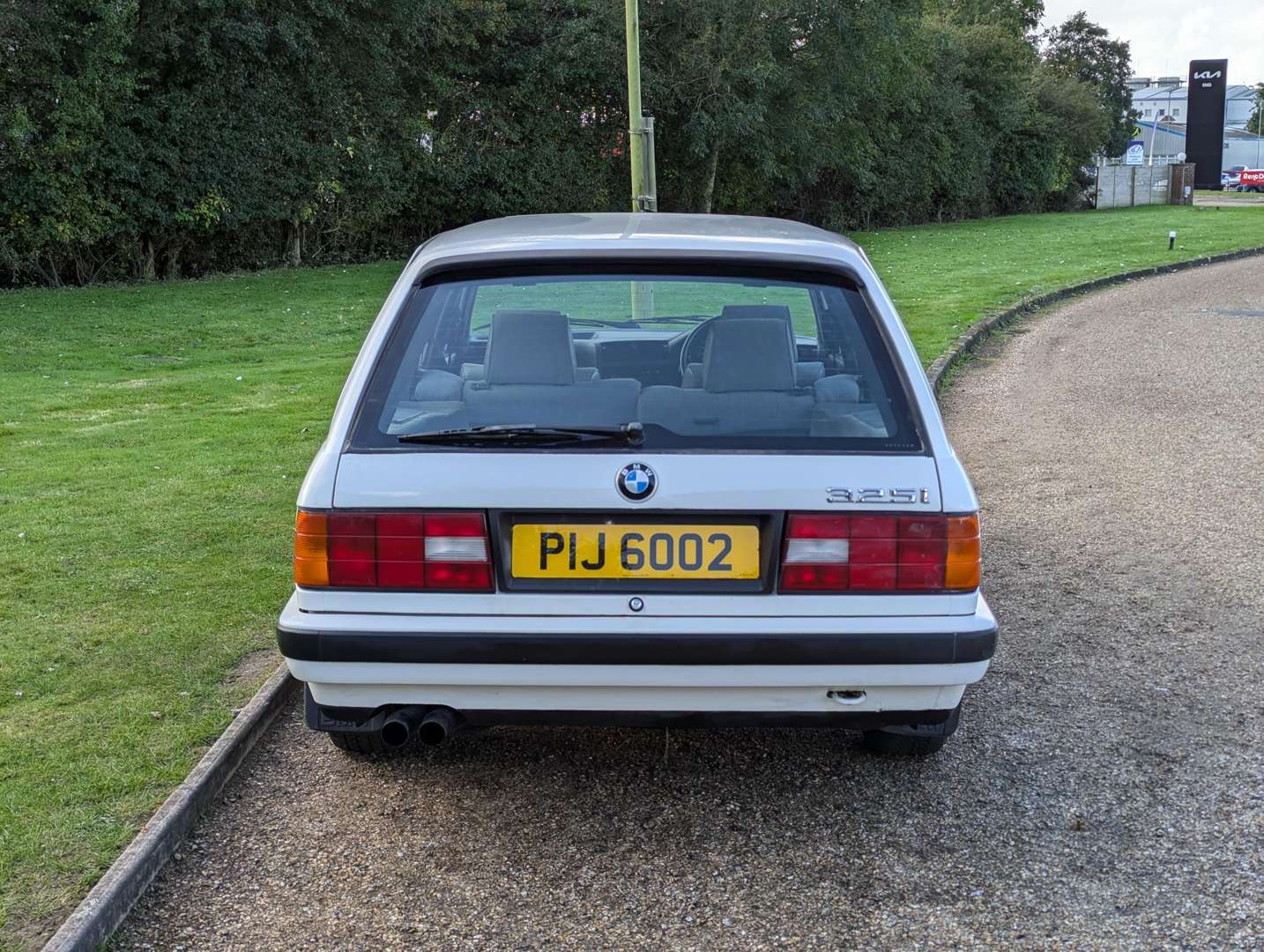 <p>1991 BMW E30 325I TOURING</p>