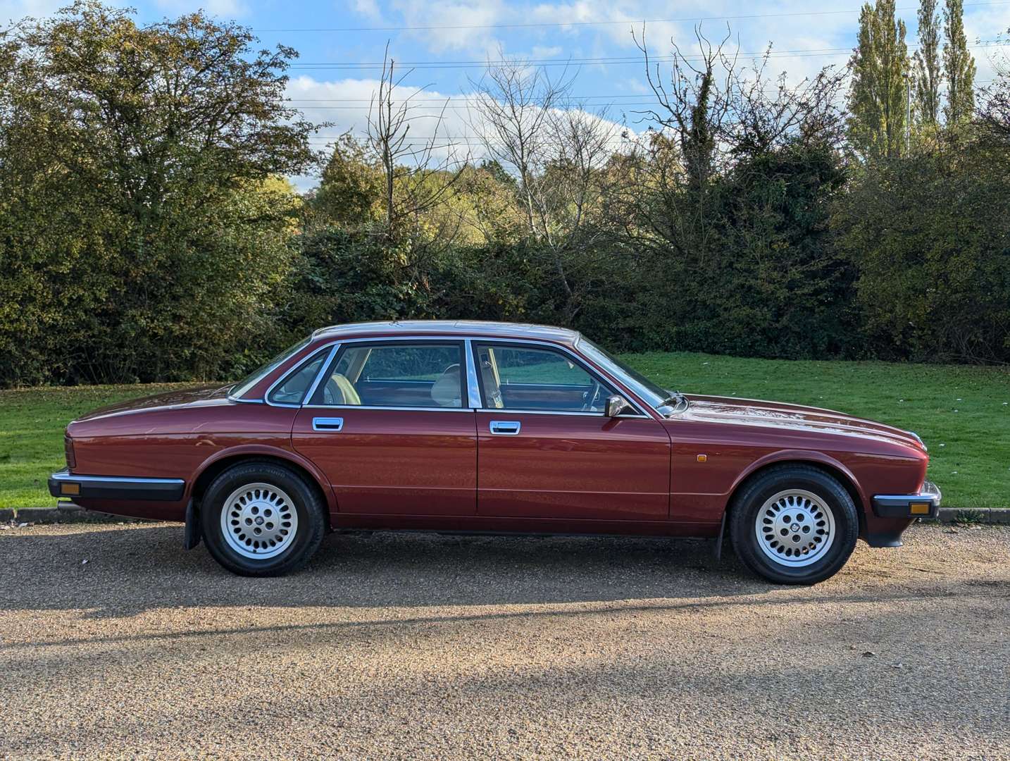 <p>1991 JAGUAR XJ6 3.2 AUTO 24,223 MILES</p>