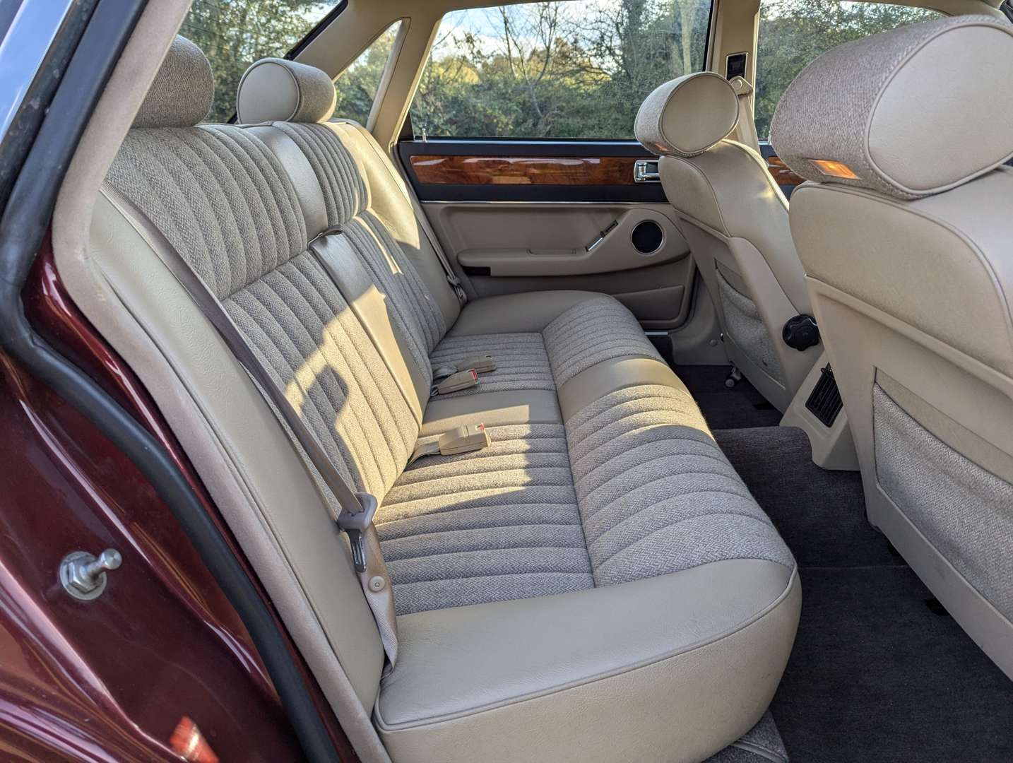 <p>1991 JAGUAR XJ6 3.2 AUTO 24,223 MILES</p>