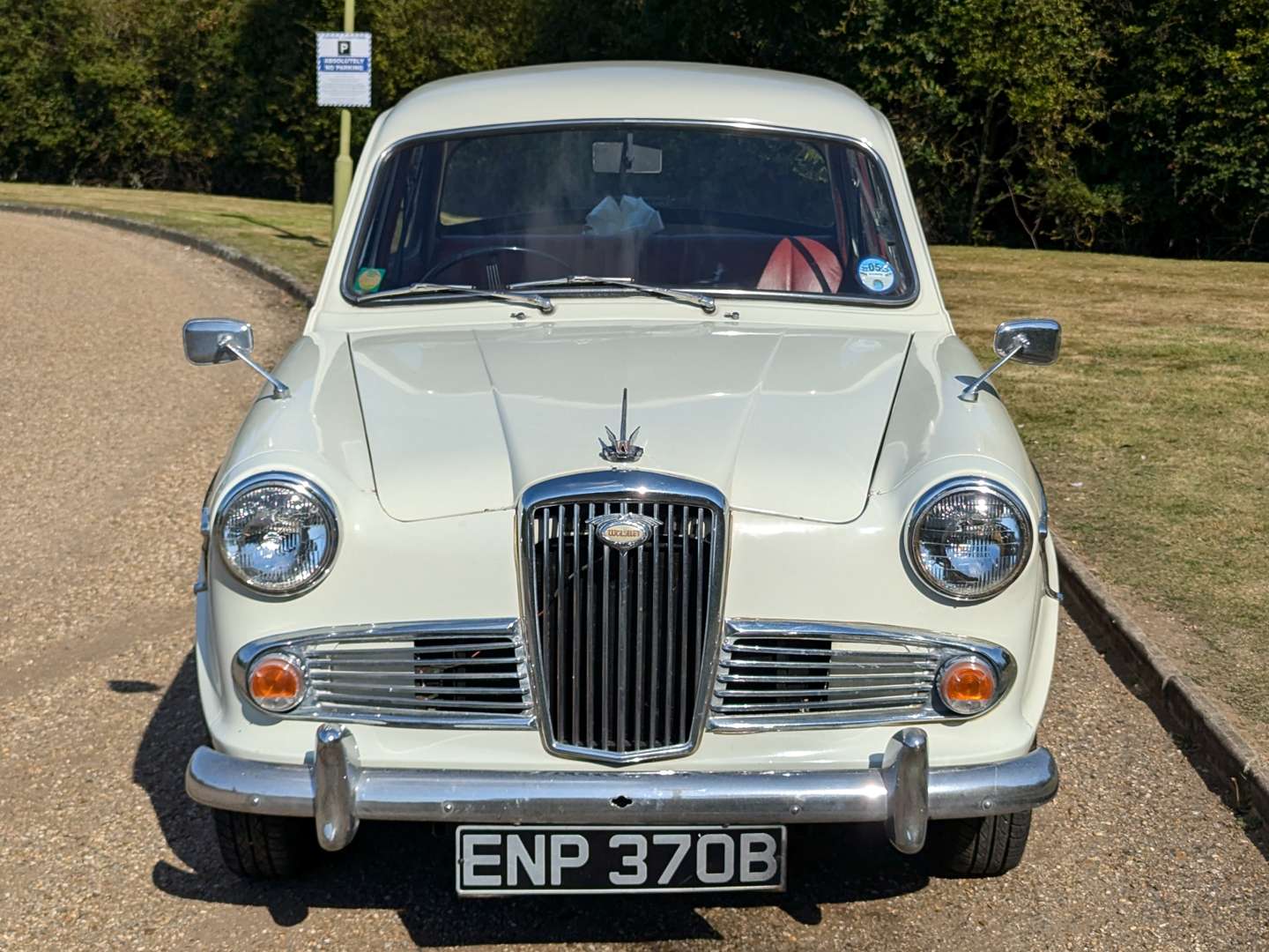 <p>1964 WOLSELEY 1500</p>