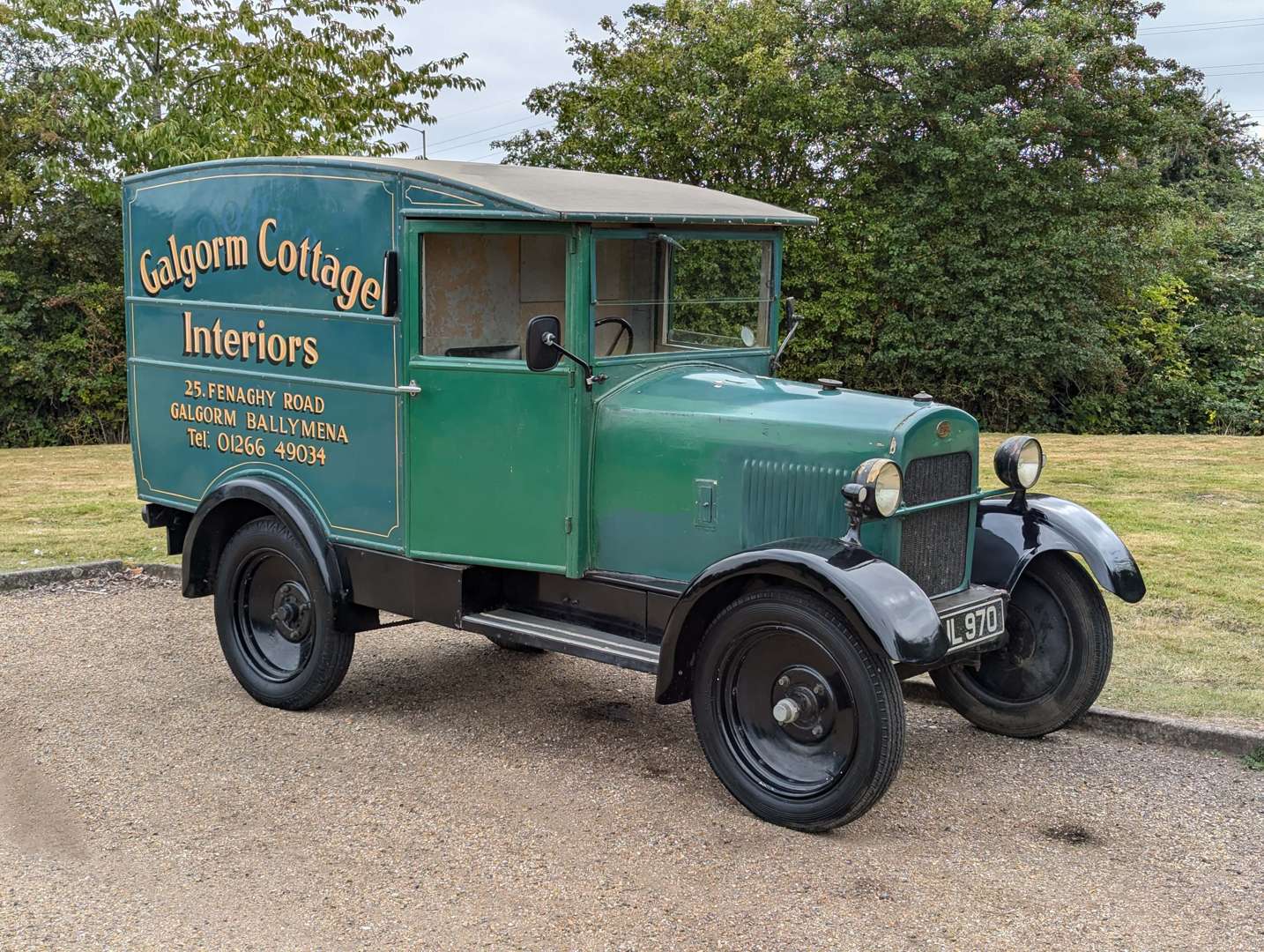 <p>1935 TROJAN VAN</p>