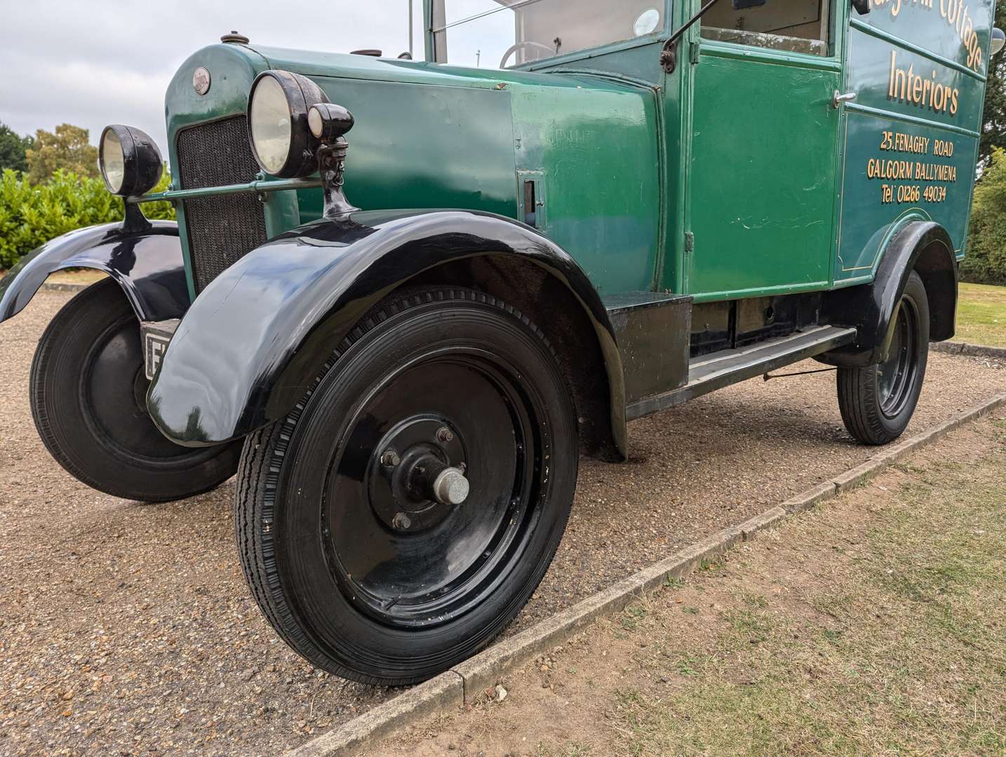 <p>1935 TROJAN VAN</p>