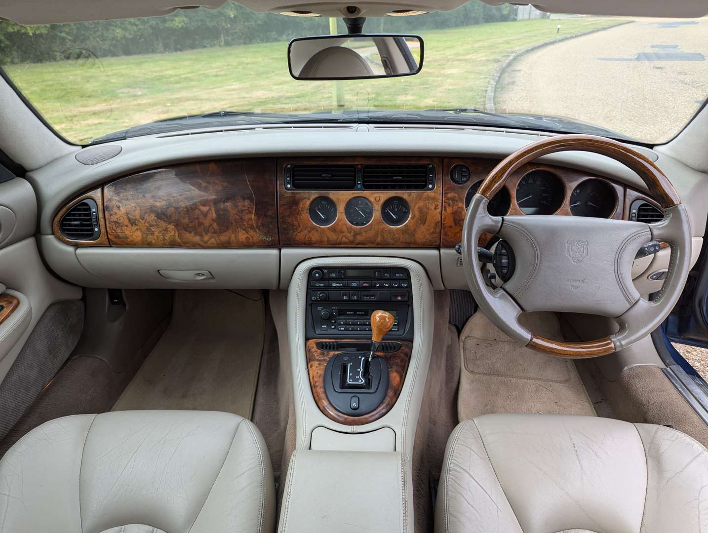 <p>1997 JAGUAR XK8 4.0 COUPE AUTO</p>