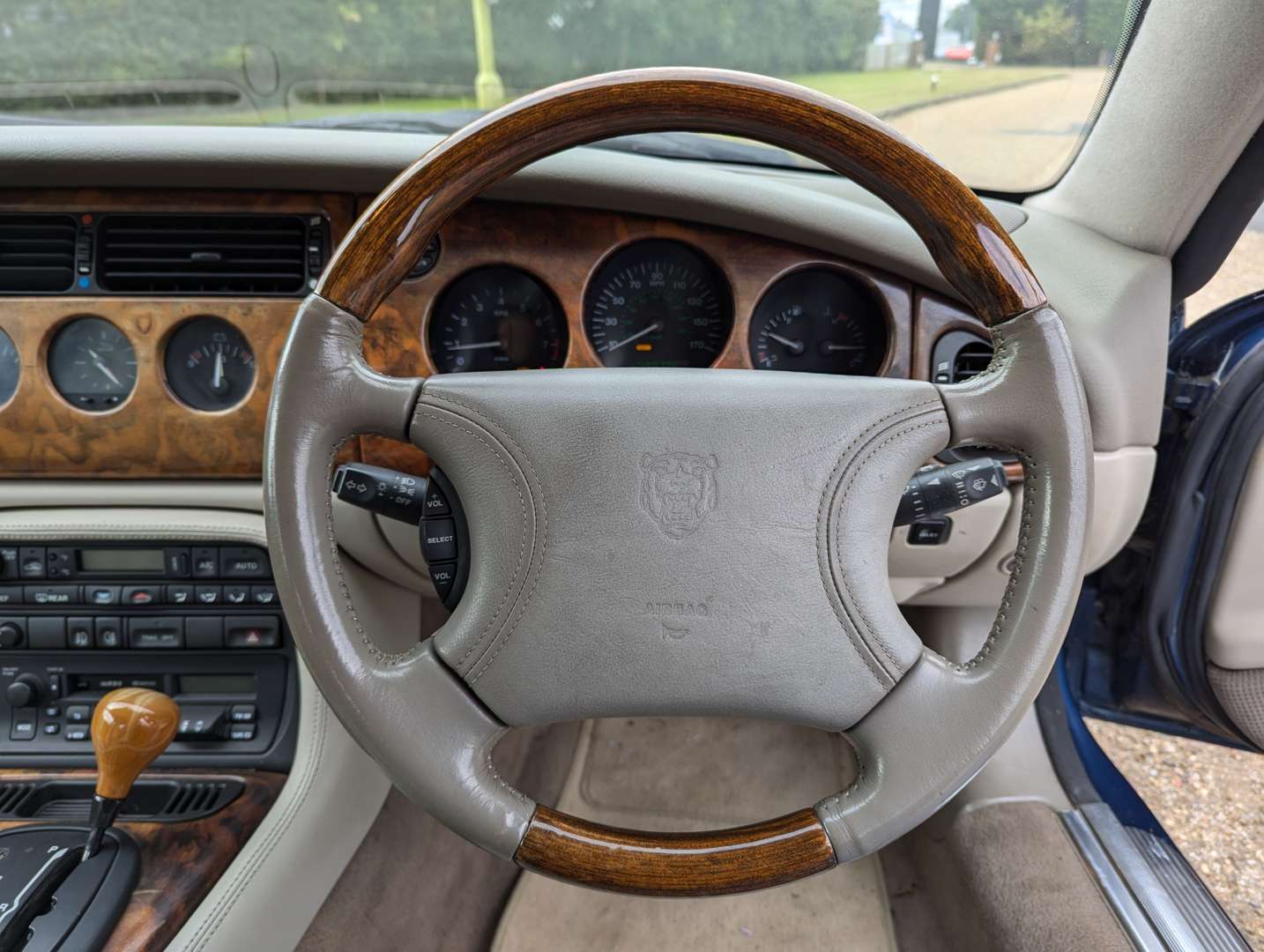 <p>1997 JAGUAR XK8 4.0 COUPE AUTO</p>