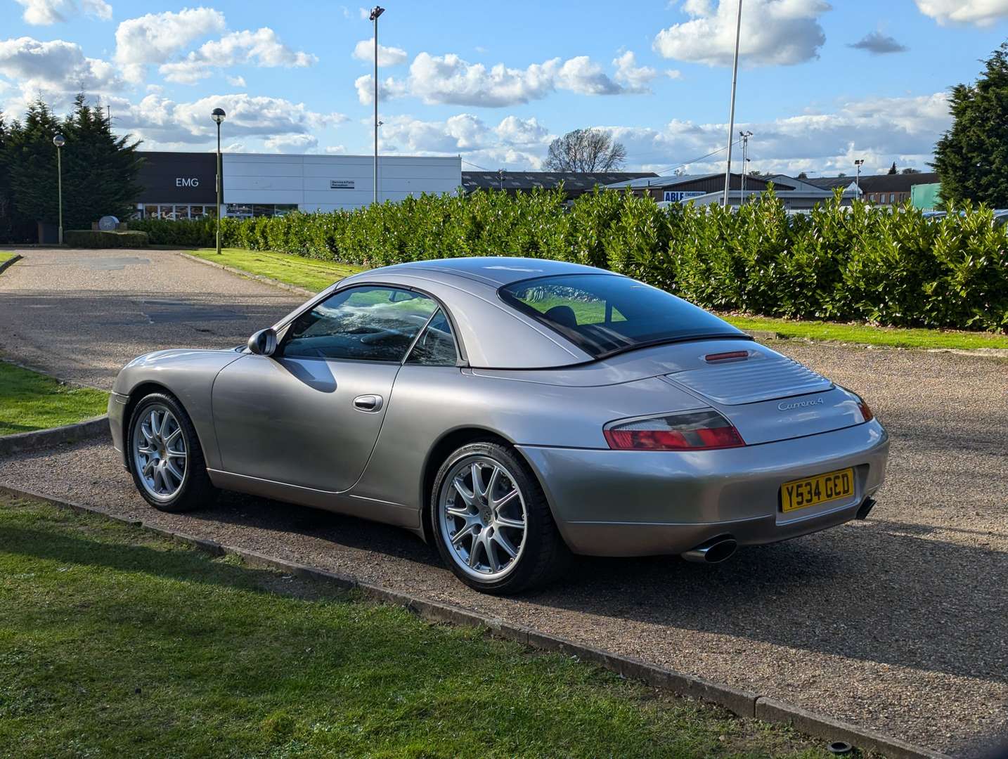 <p>2001 PORSCHE (996) 911 3.4 C4 TIPTRONIC S</p>