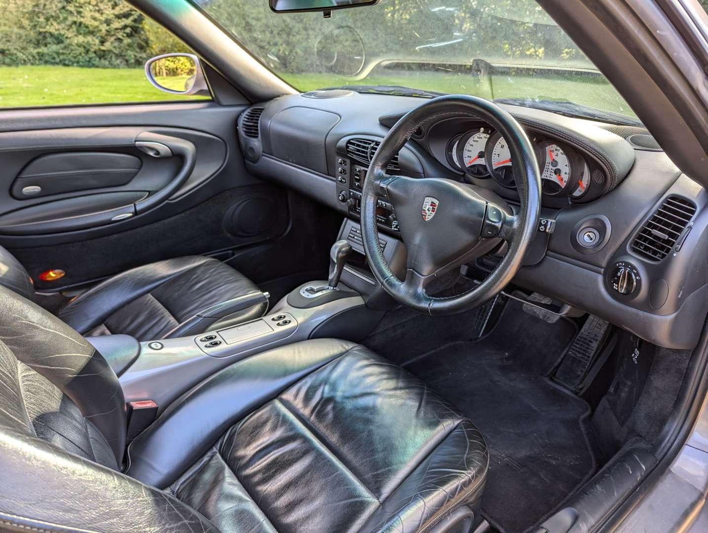 <p>2001 PORSCHE (996) 911 3.4 C4 TIPTRONIC S</p>