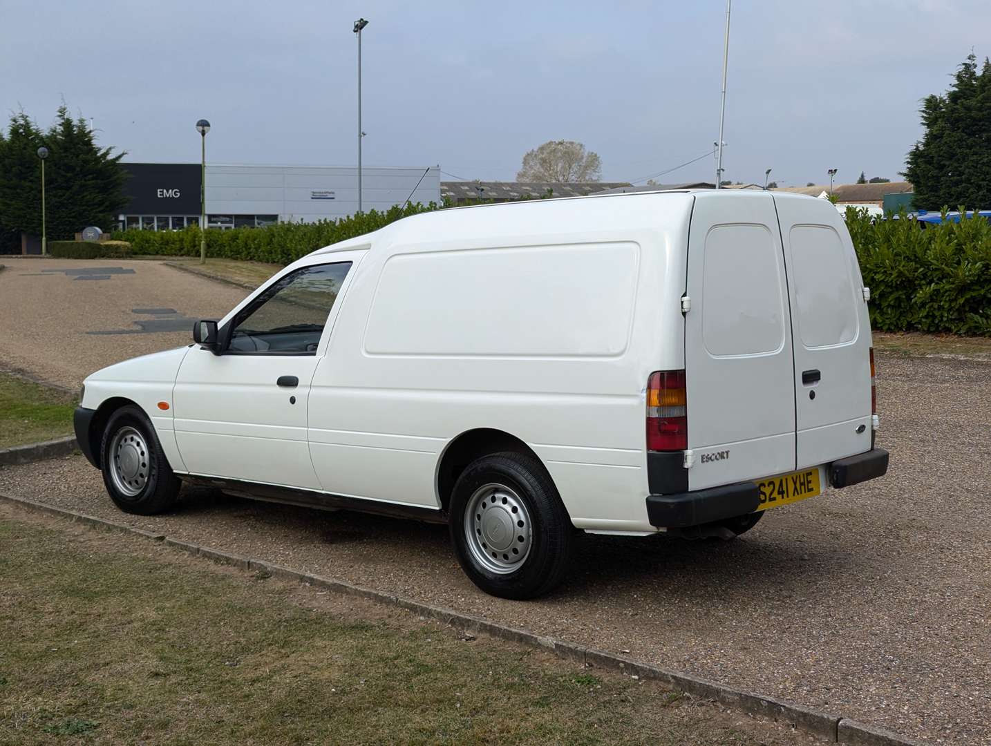 <p>1998 FORD ESCORT 55 D VAN</p>