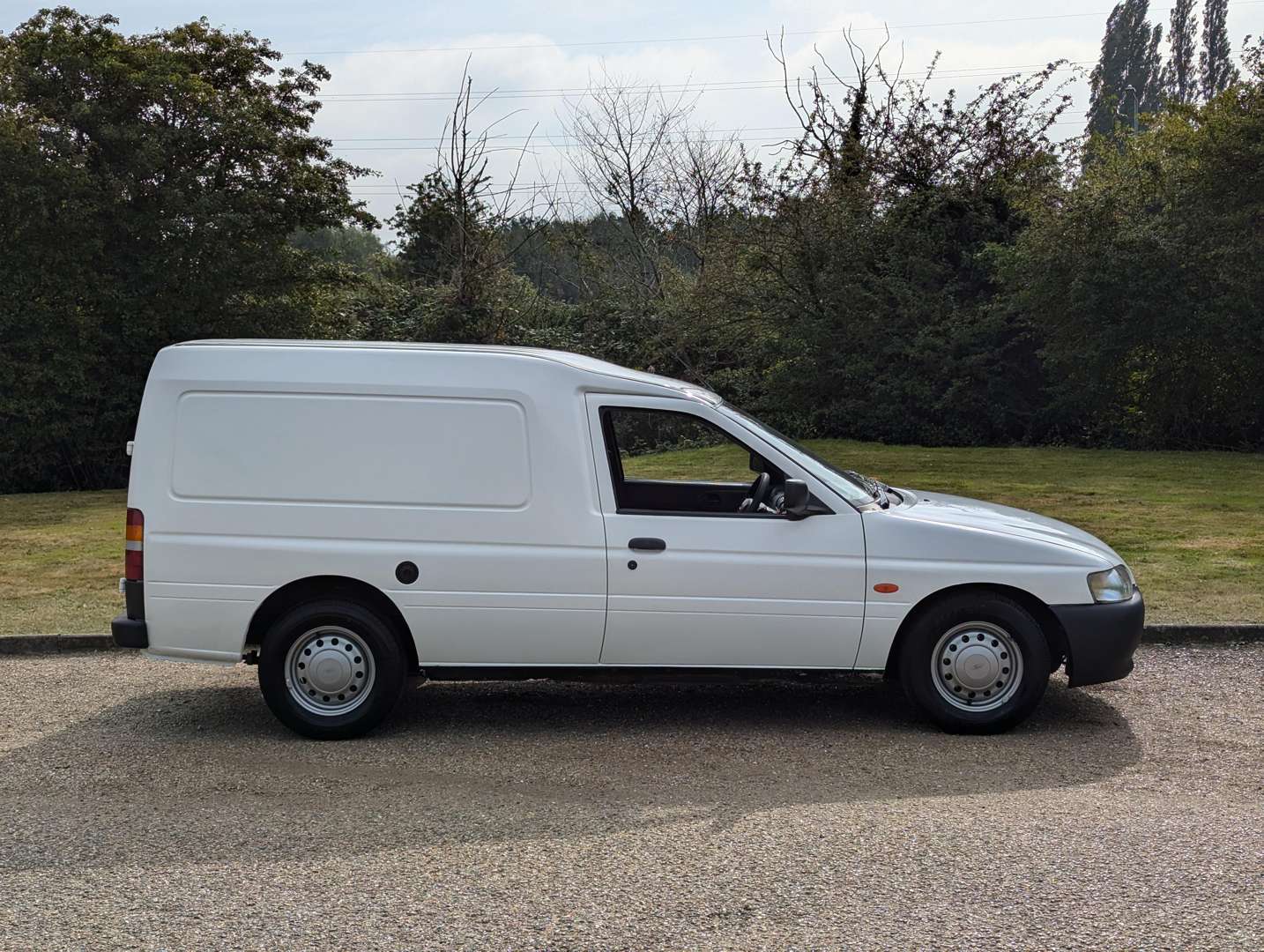 <p>1998 FORD ESCORT 55 D VAN</p>