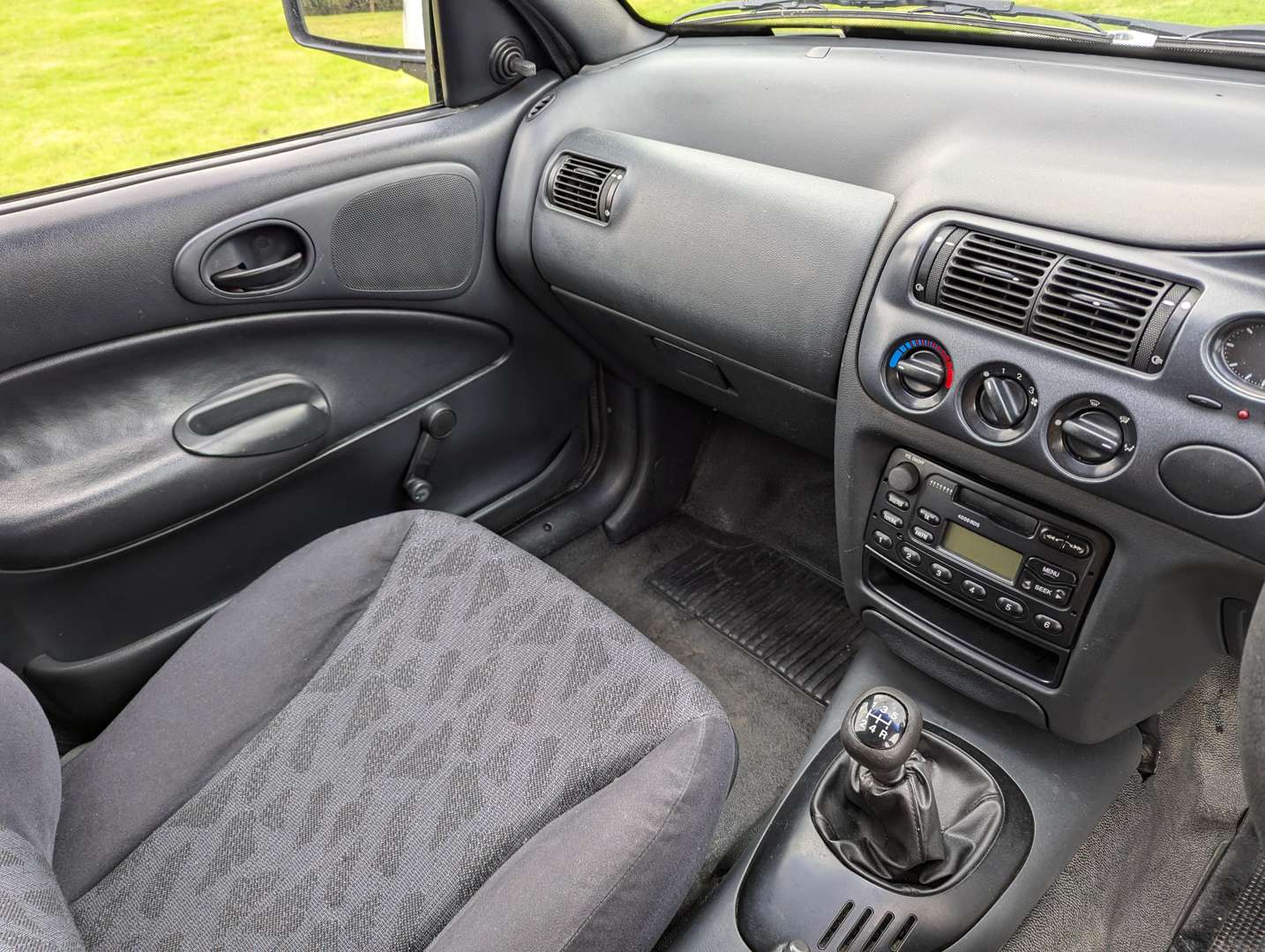 <p>1998 FORD ESCORT 55 D VAN</p>