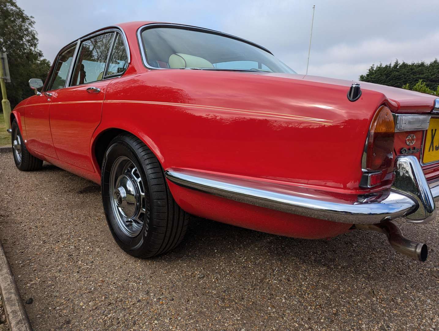 <p>1974 DAIMLER DOUBLE SIX AUTO</p>