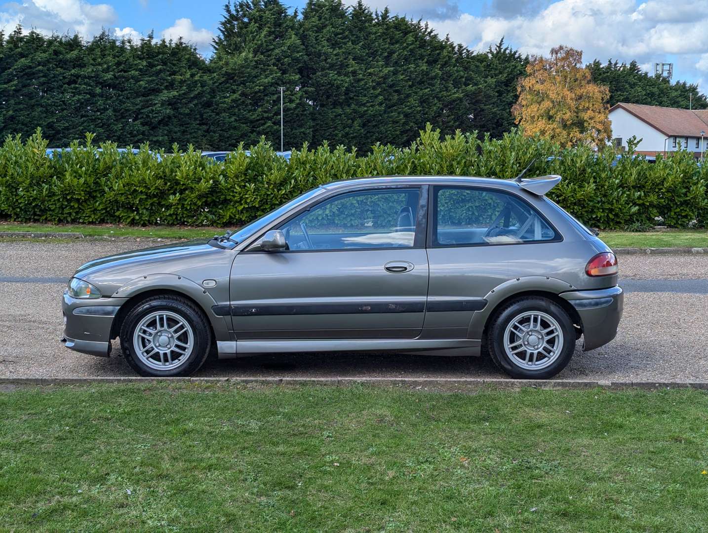 <p>2001 PROTON SATRIA LUX SPORT AUTO</p>