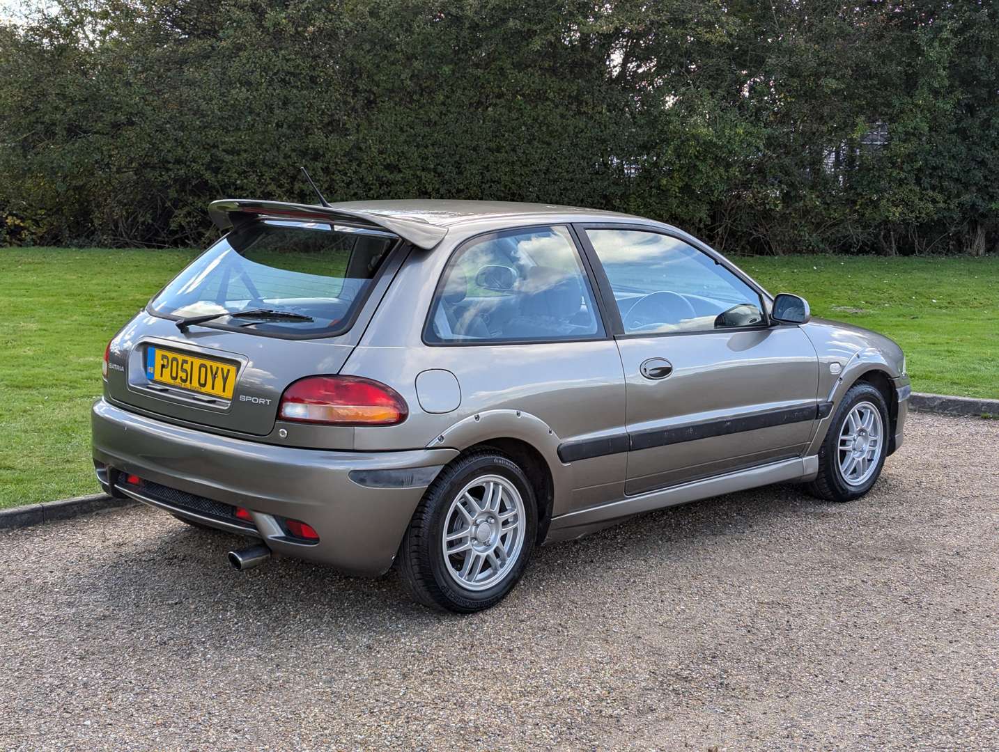 <p>2001 PROTON SATRIA LUX SPORT AUTO</p>