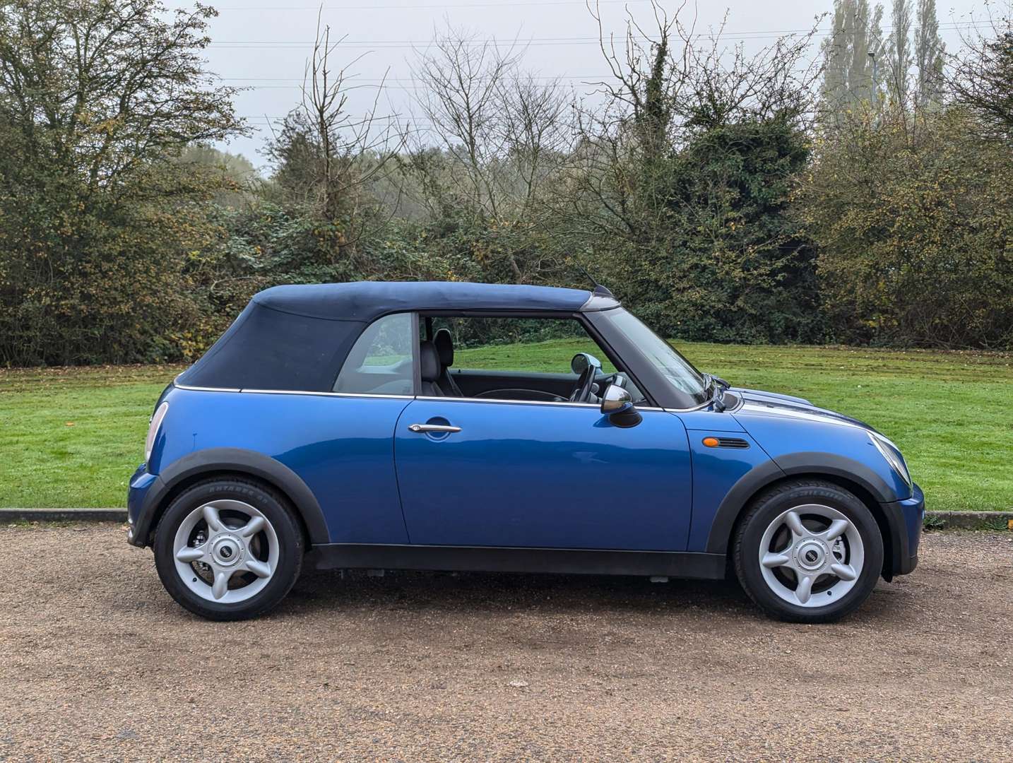 <p>2007 MINI COOPER CONVERTIBLE</p>