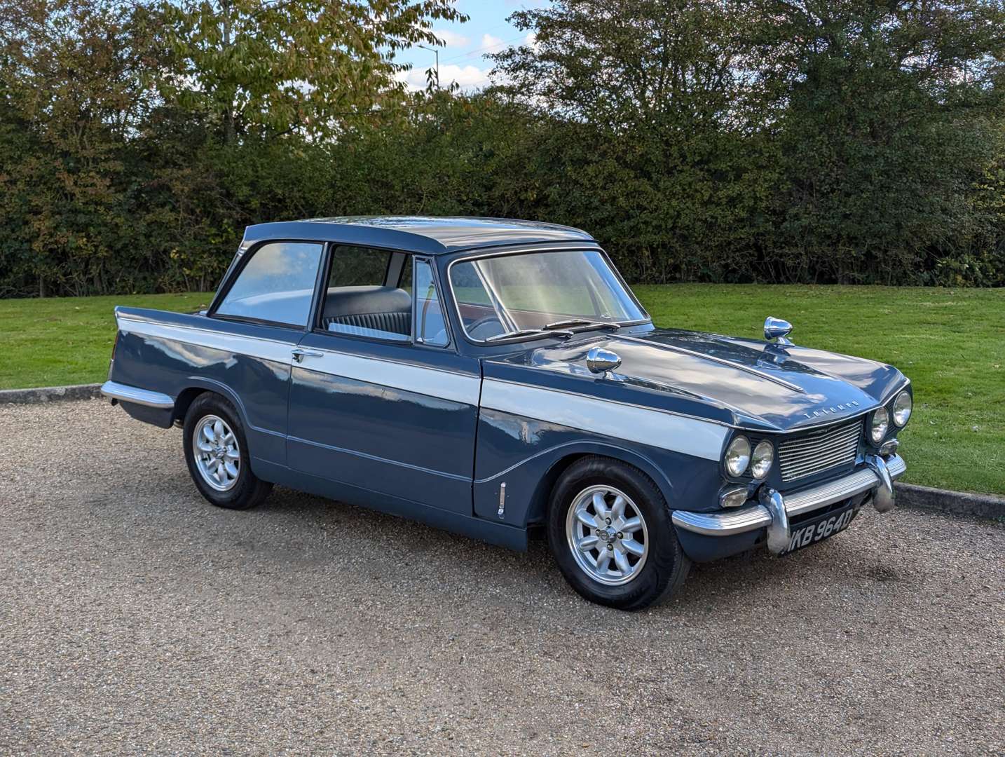 <p>1966 TRIUMPH VITESSE</p>