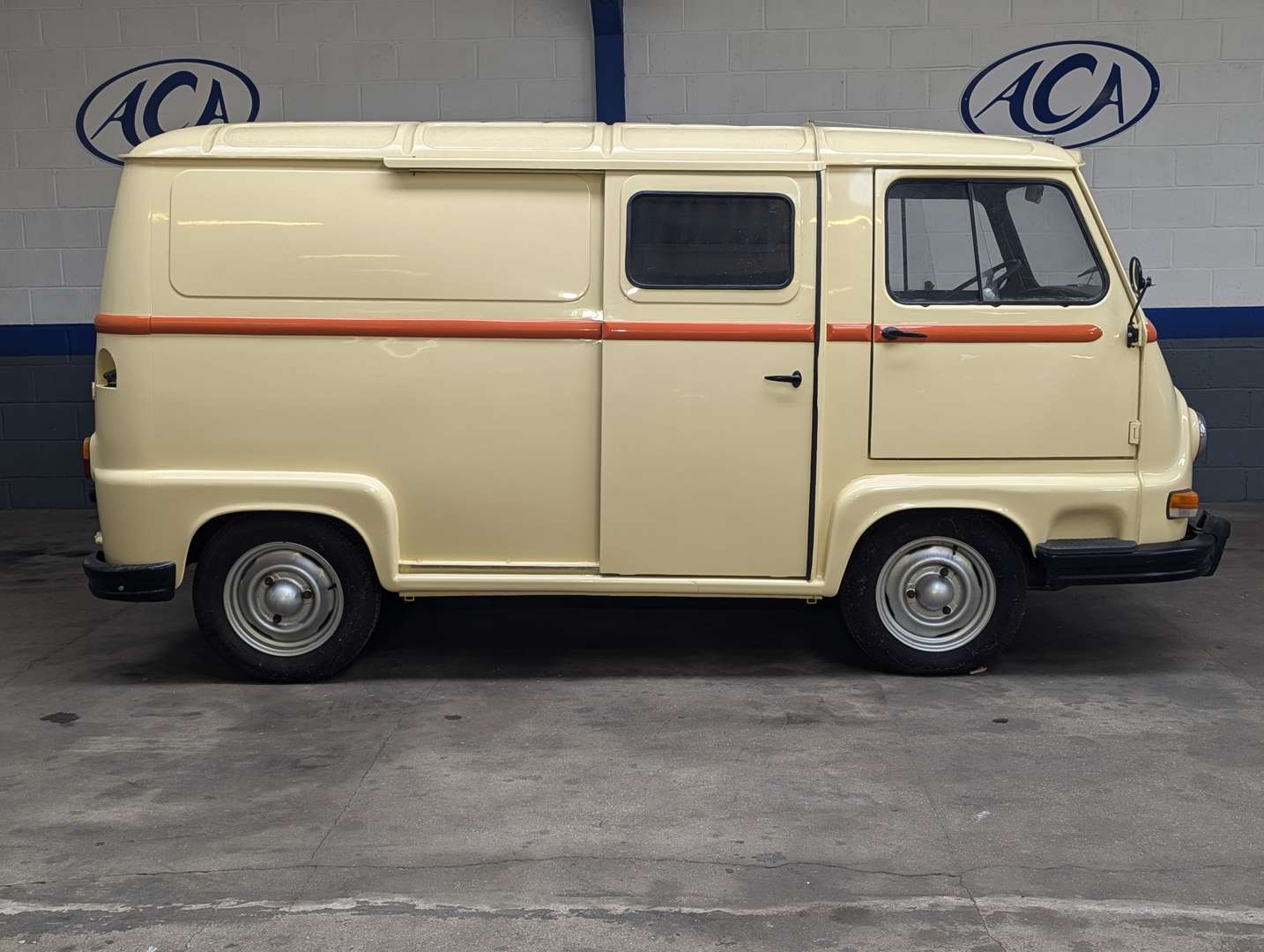 <p>1972 RENAULT ESTAFETTE LHD FROM MICHAEL LEWIS COLLECTION</p>