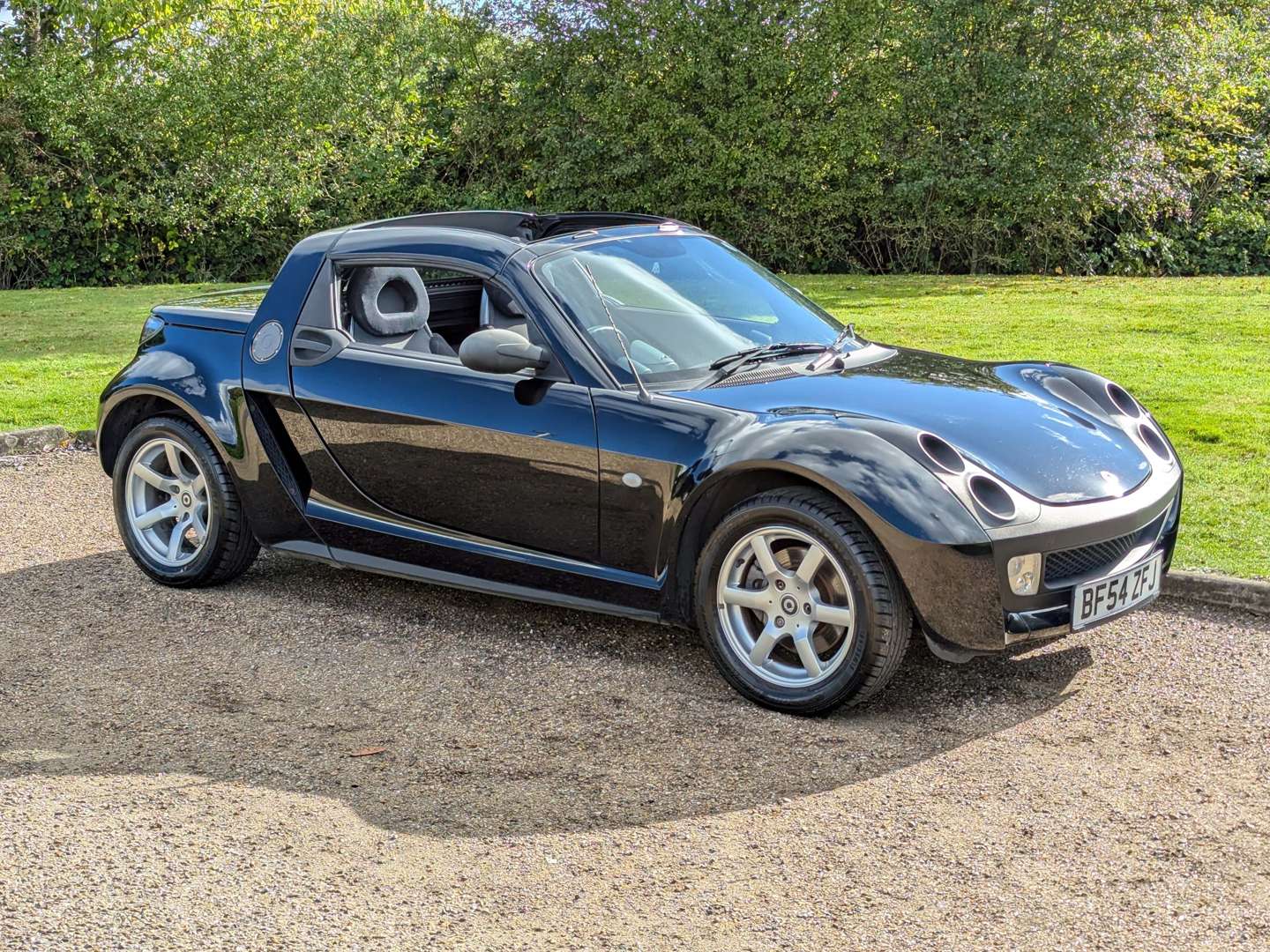 <p>2004 SMART ROADSTER 80 AUTO 15,980 MILES</p>