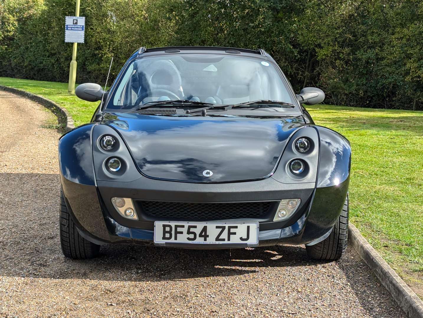 <p>2004 SMART ROADSTER 80 AUTO 15,980 MILES</p>