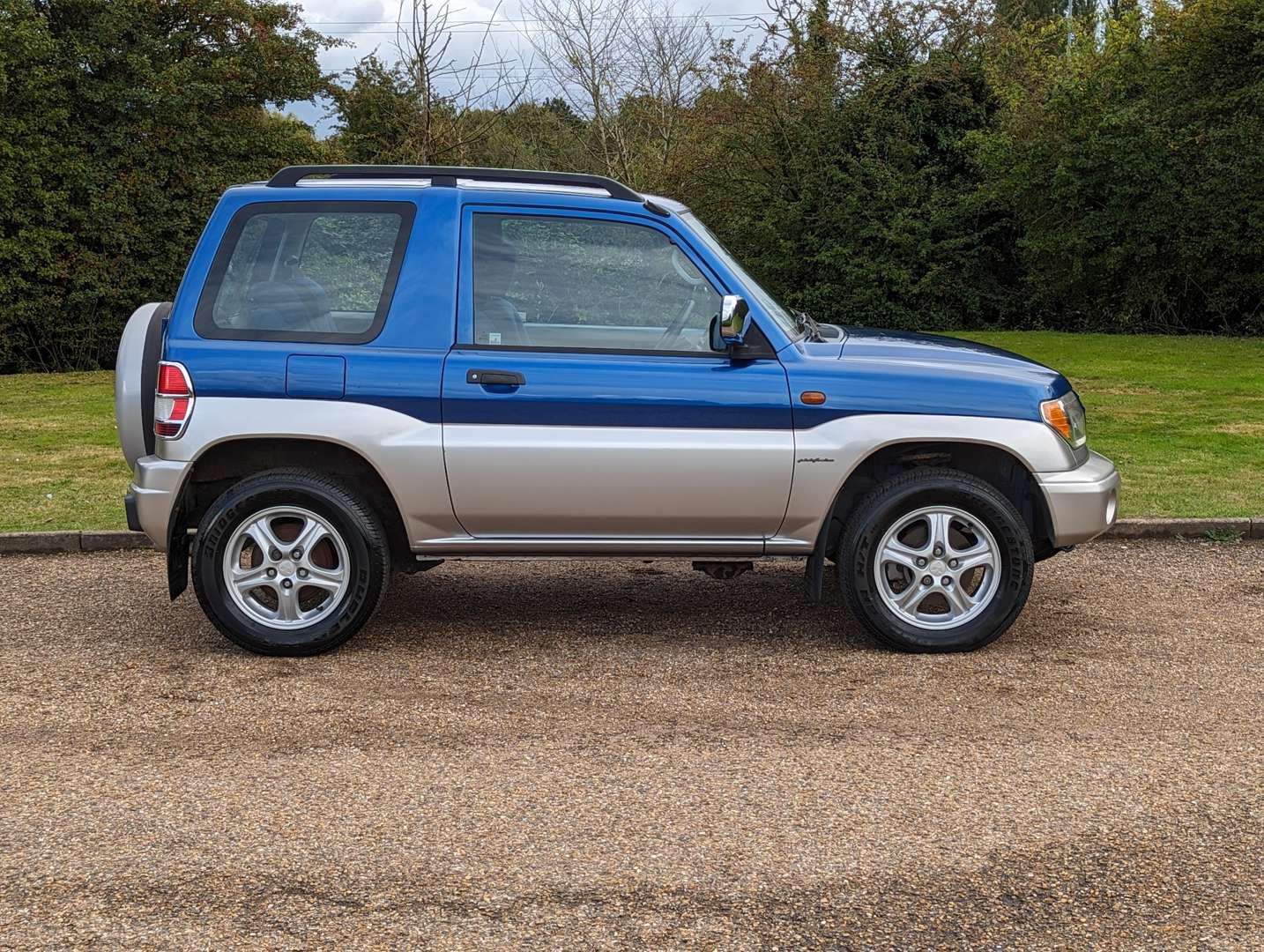 <p>2002 MITSUBISHI SHOGUN PININ ATTIVO II 12,970 MILES</p>