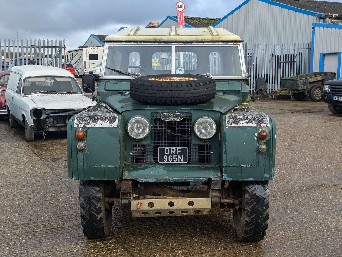 <p>1965 LAND ROVER 88" SIIA&nbsp;</p>