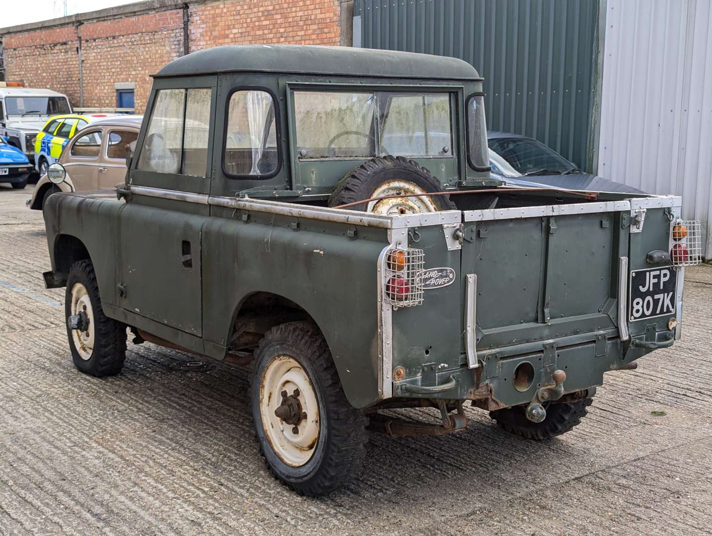 <p>1971 LAND ROVER 88" SIIA&nbsp;</p>