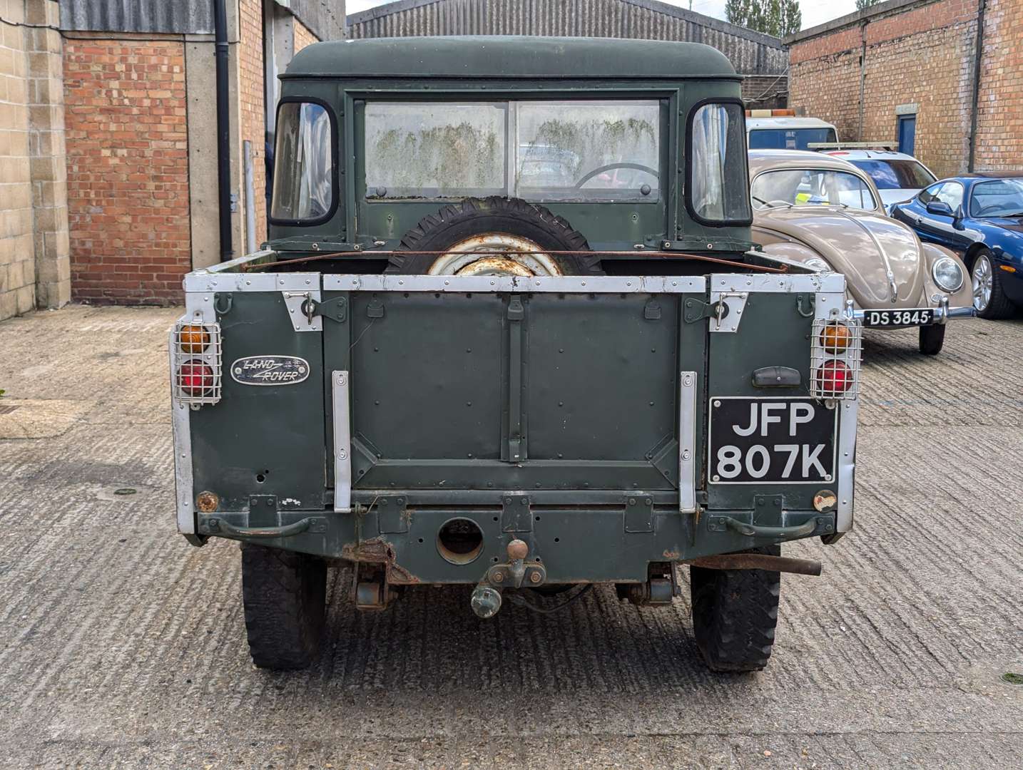 <p>1971 LAND ROVER 88" SIIA&nbsp;</p>