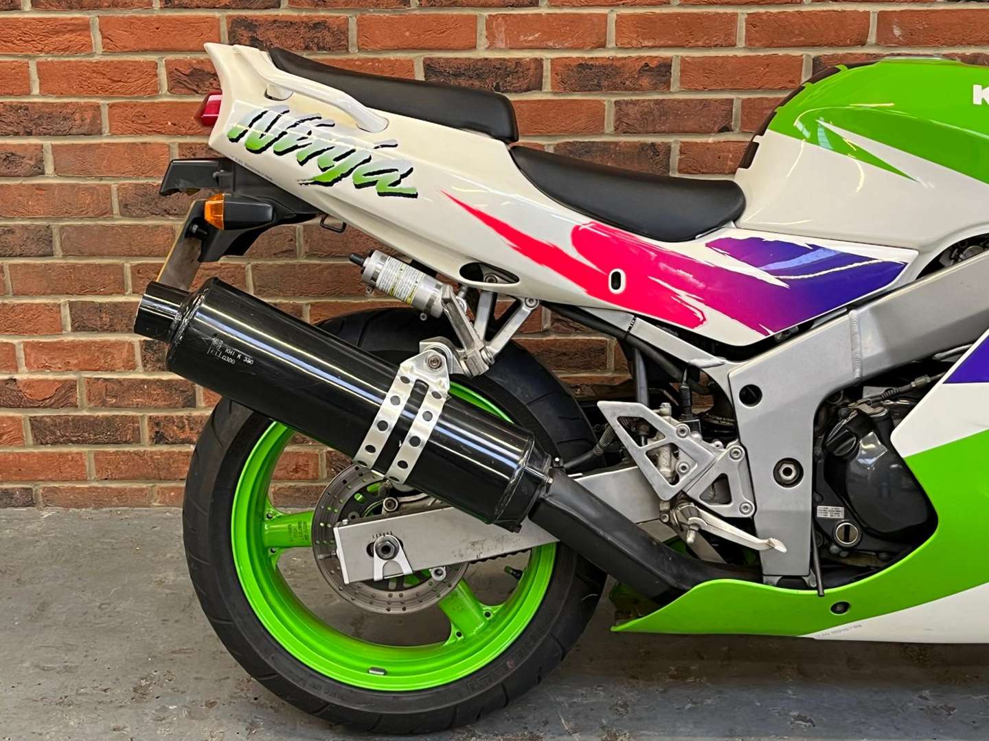 <p>1995 KAWASAKI ZX6R&nbsp;</p>