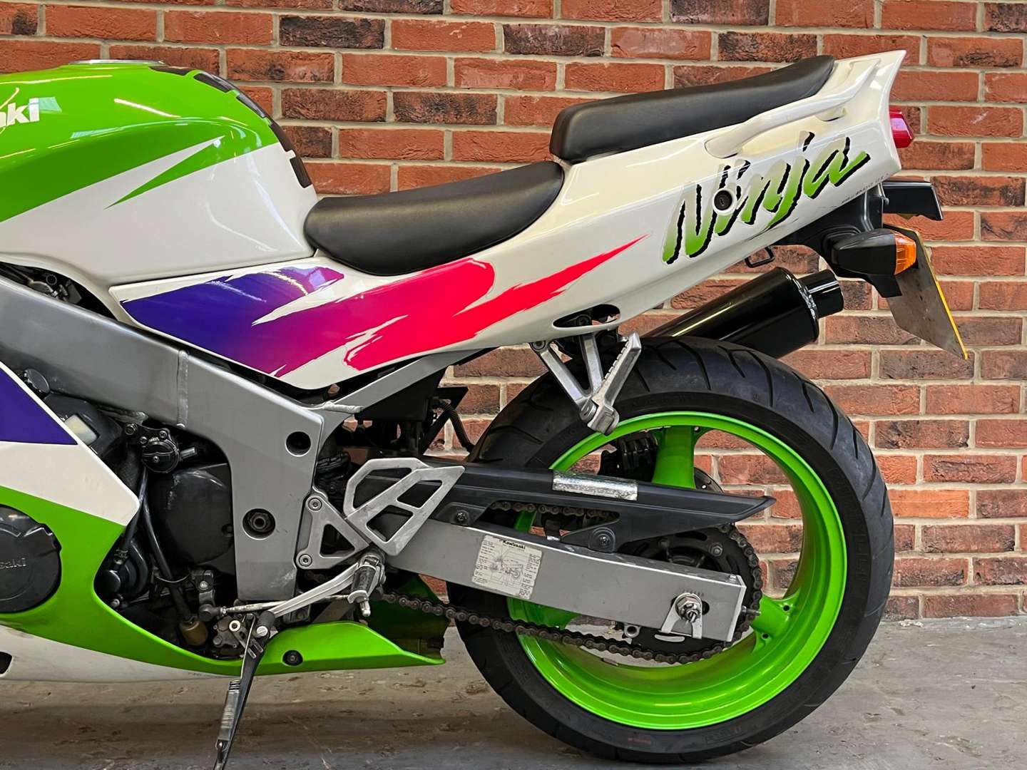 <p>1995 KAWASAKI ZX6R&nbsp;</p>