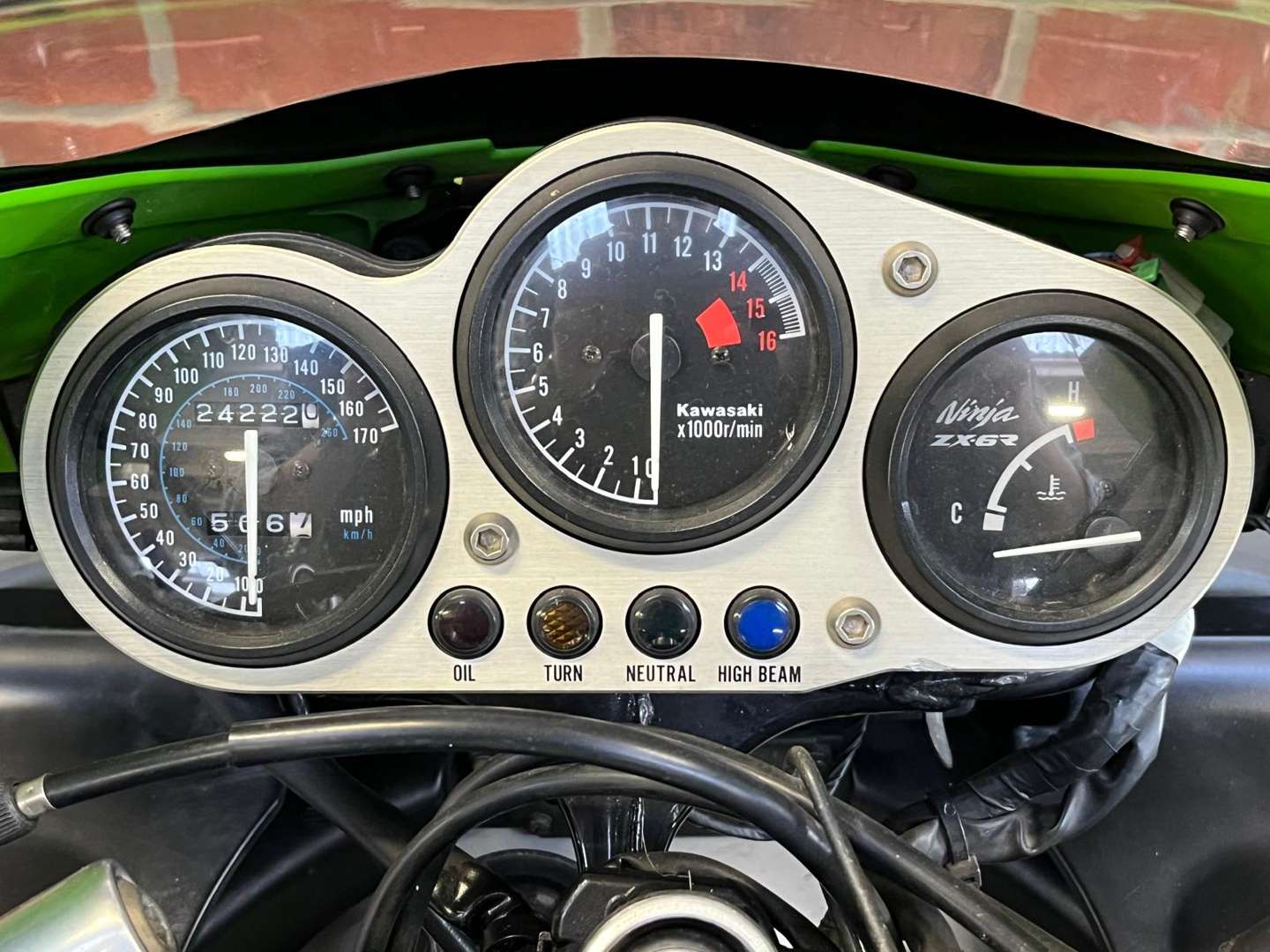 <p>1995 KAWASAKI ZX6R&nbsp;</p>