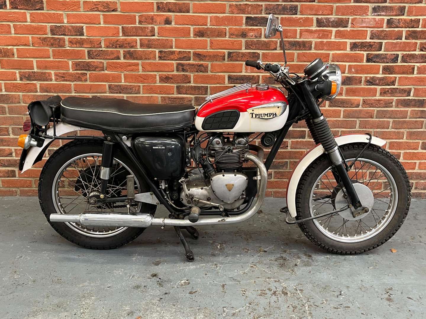 <p>1966 TRIUMPH TIGER 350CC</p>