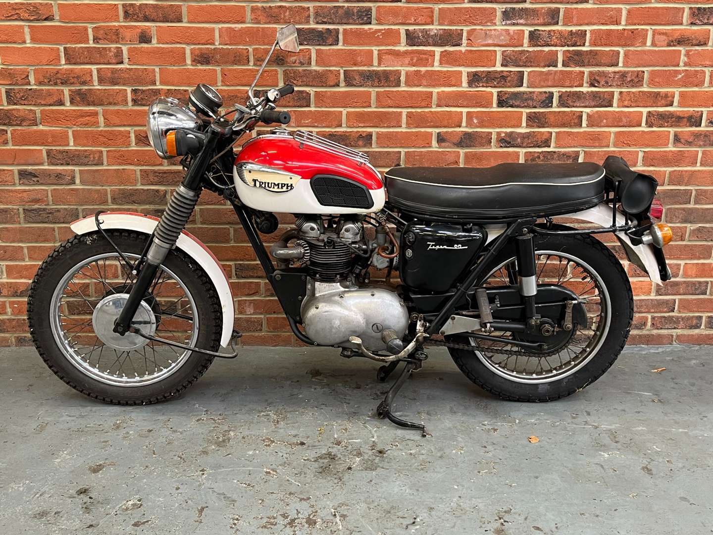 <p>1966 TRIUMPH TIGER 350CC</p>