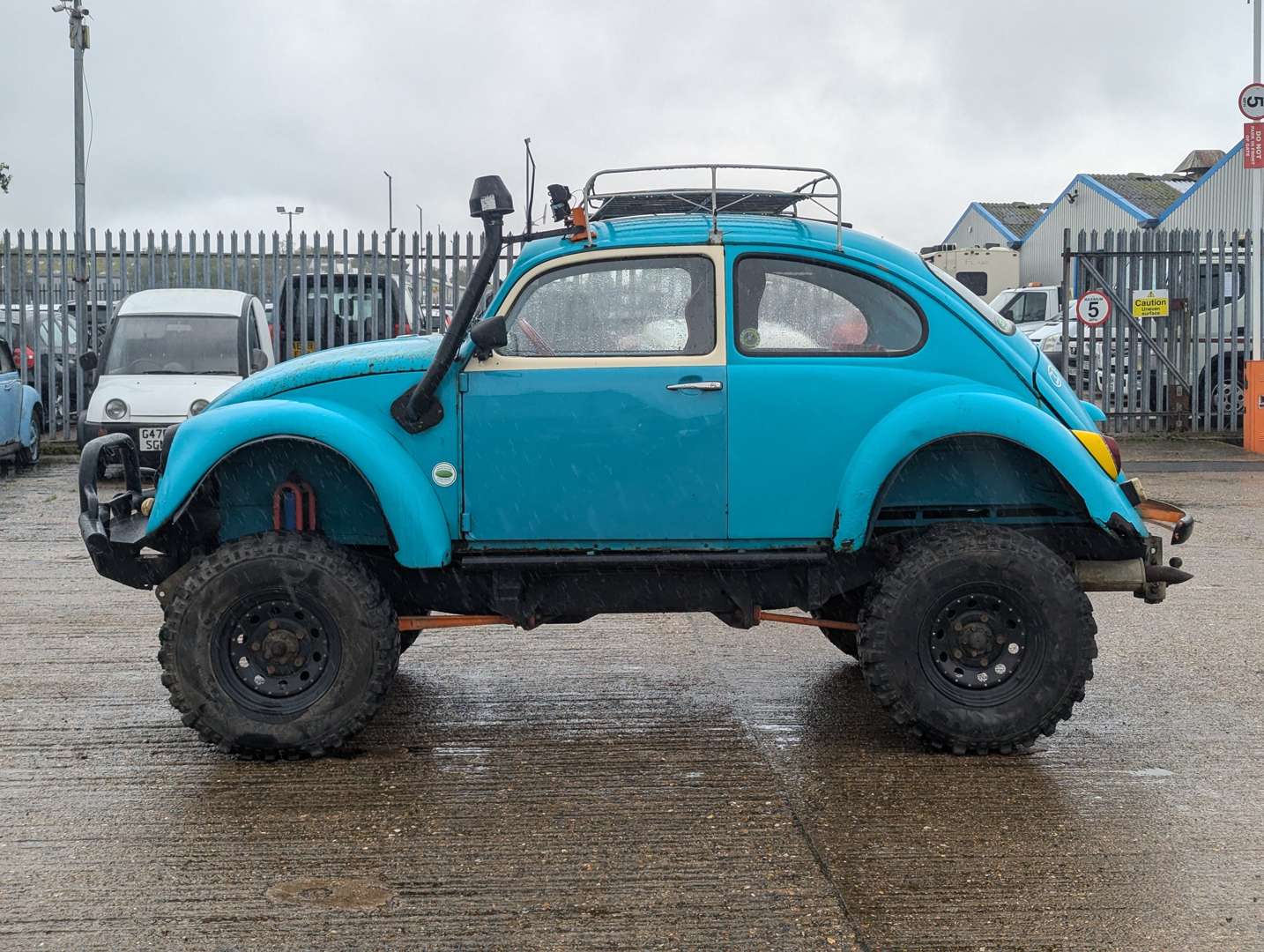 <p>1996 LAND ROVER “BEETLE BODY”&nbsp;</p>