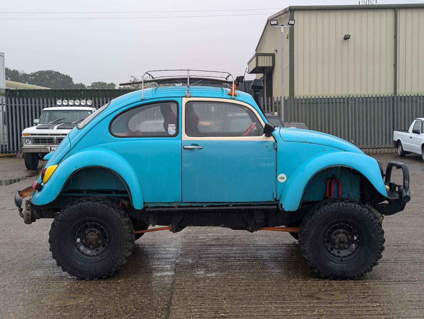 <p>1996 LAND ROVER “BEETLE BODY”&nbsp;</p>