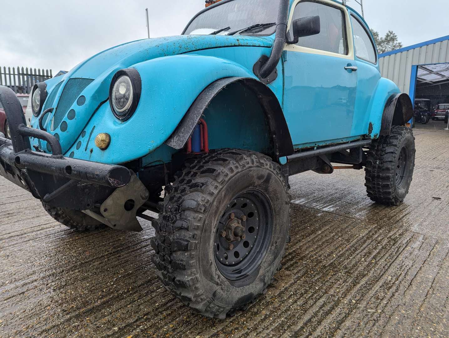 <p>1996 LAND ROVER “BEETLE BODY”&nbsp;</p>