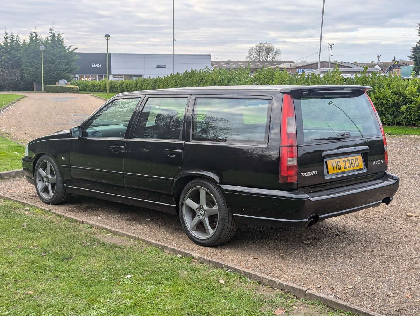 <p>1997 VOLVO V70 R ESTATE</p>