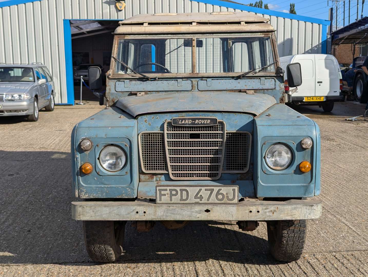 <p>1971 LAND ROVER 88" SERIES IIA&nbsp;</p>