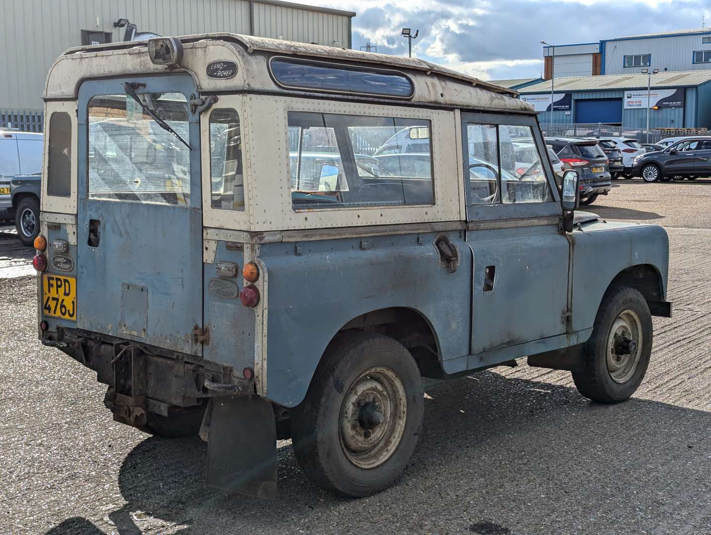 <p>1971 LAND ROVER 88" SERIES IIA&nbsp;</p>