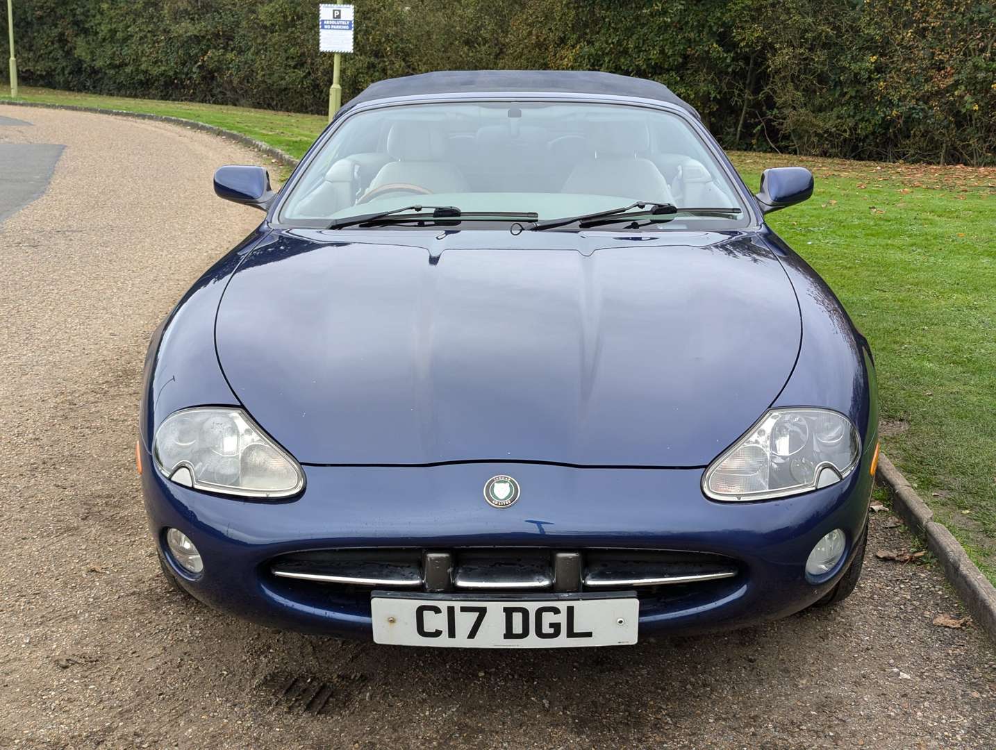 <p>2000 JAGUAR XK8 4.0 CONVERTIBLE AUTO</p>