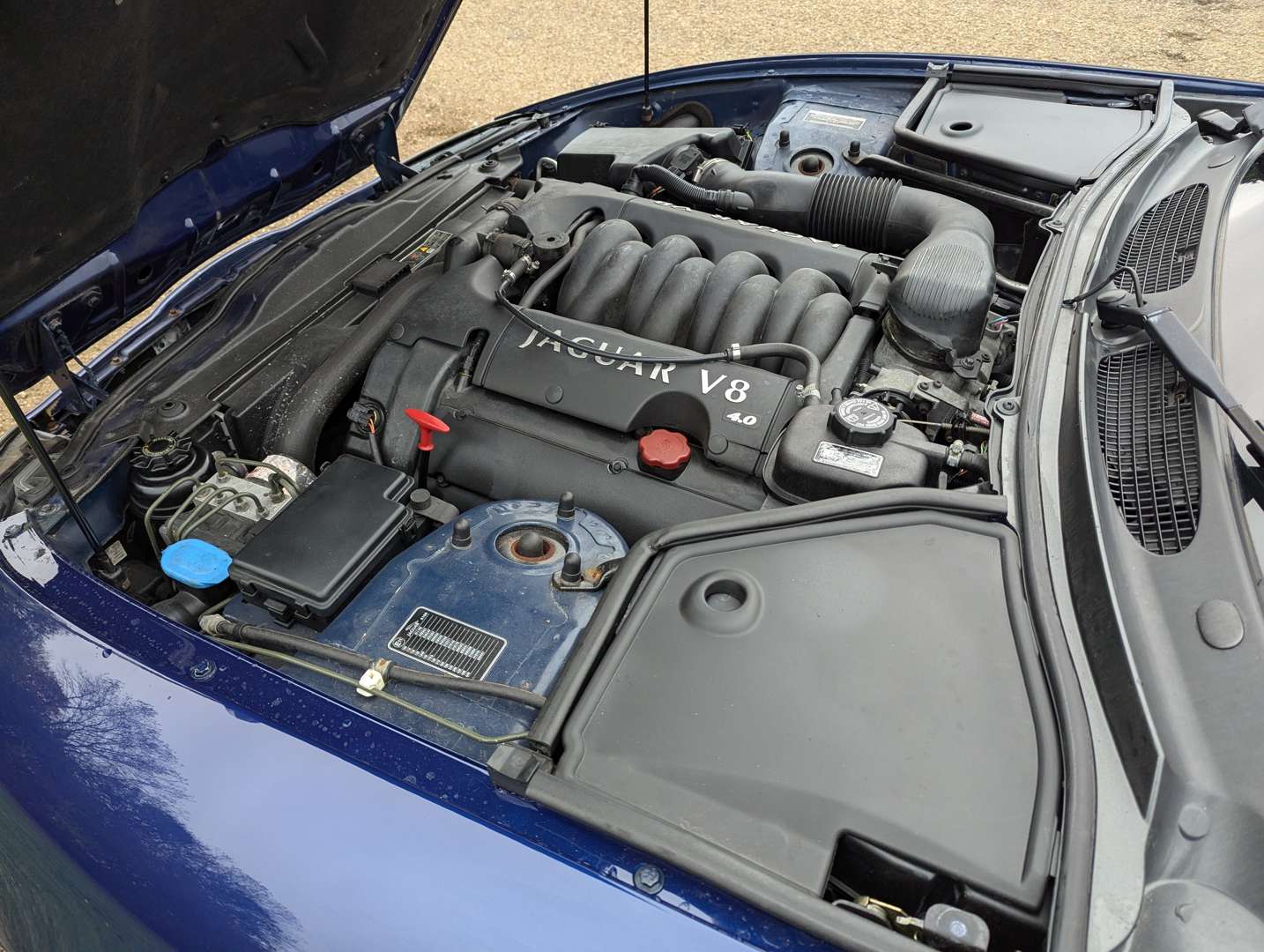 <p>2000 JAGUAR XK8 4.0 CONVERTIBLE AUTO</p>