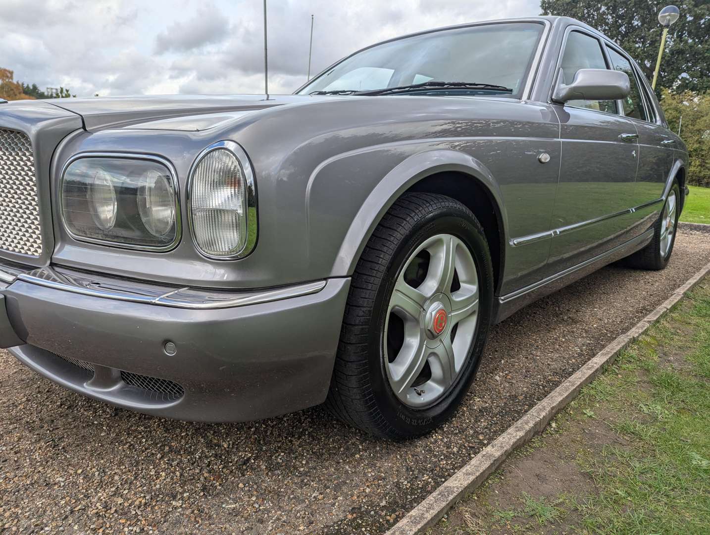 <p>2000 BENTLEY ARNAGE RED LABEL</p>