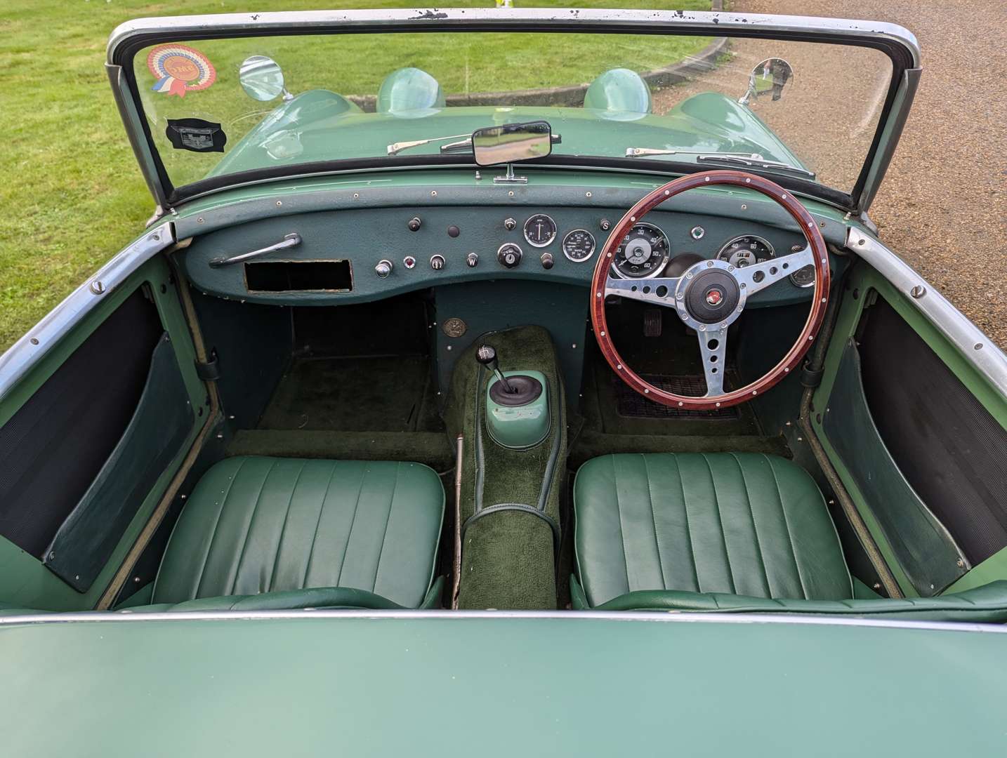 <p>1961 AUSTIN HEALEY SPRITE FROGEYE &nbsp;</p>