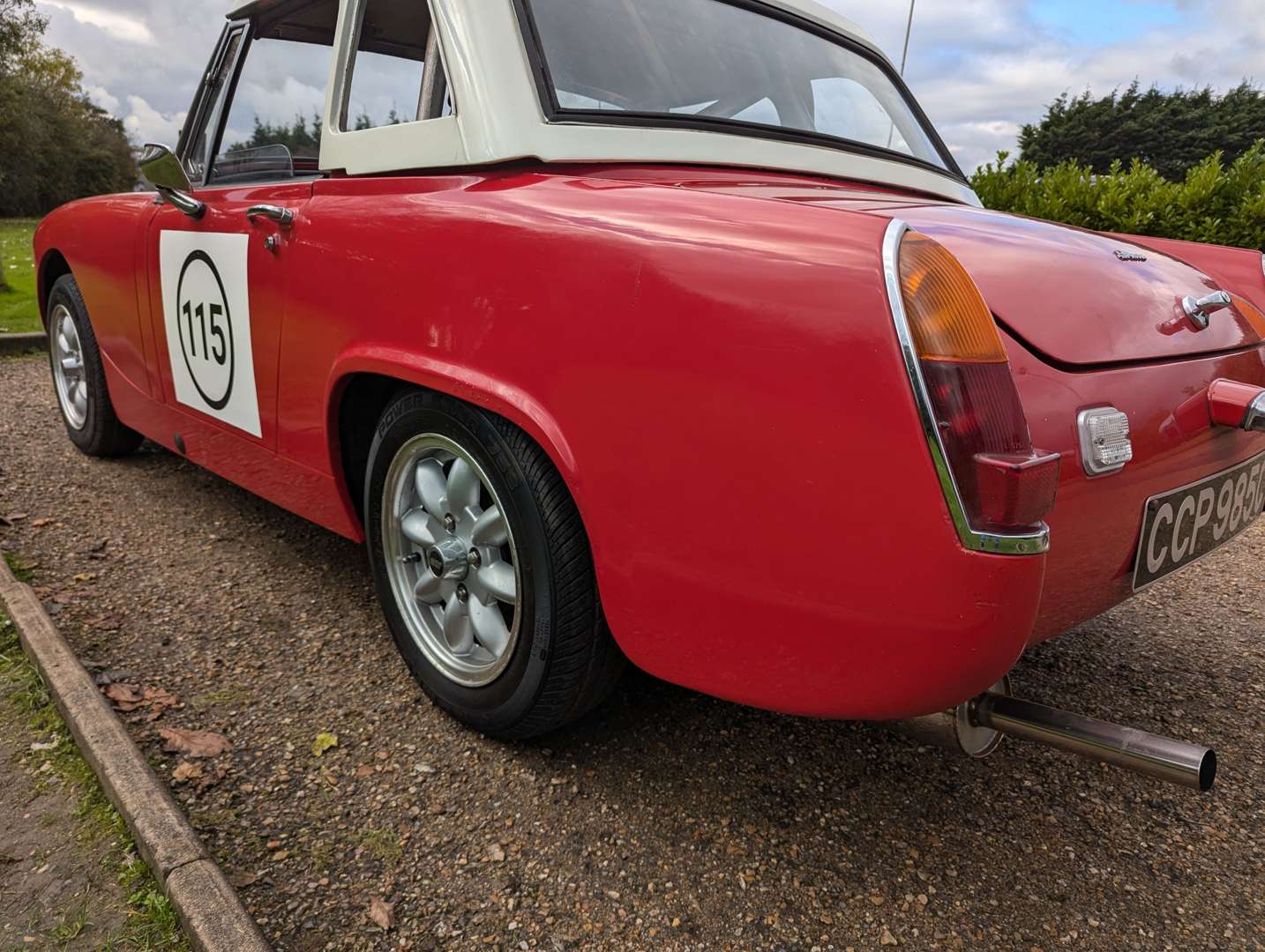 <p>1965 AUSTIN HEALEY SPRITE</p>