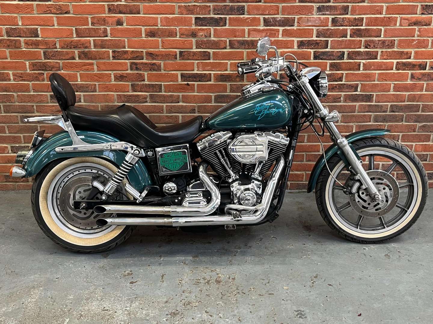 <p>2000 HARLEY DAVIDSON DYNA LOW RIDER FXDL</p>