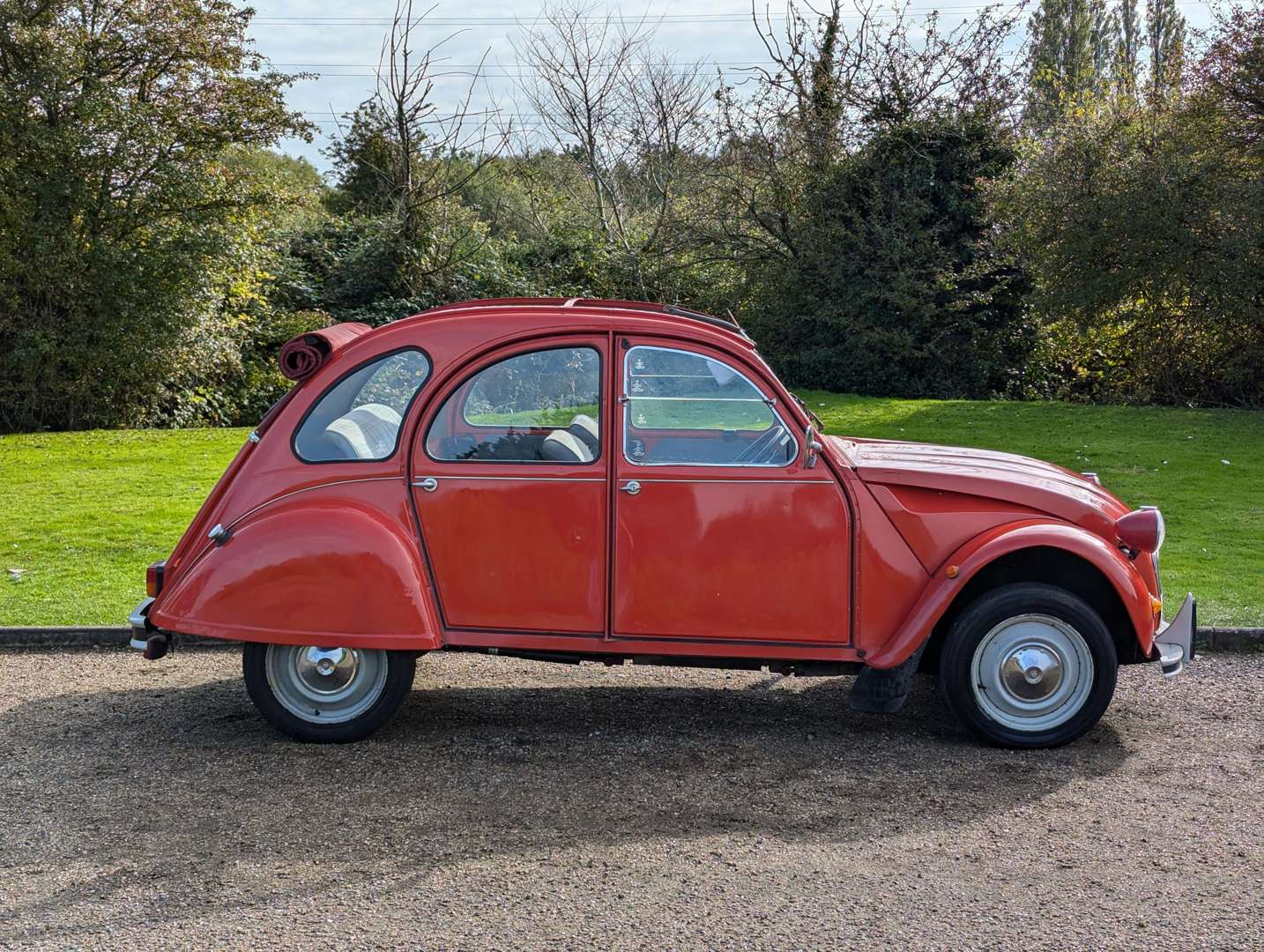 <p>1989 CITROEN 2 CV6 SPECIAL</p>