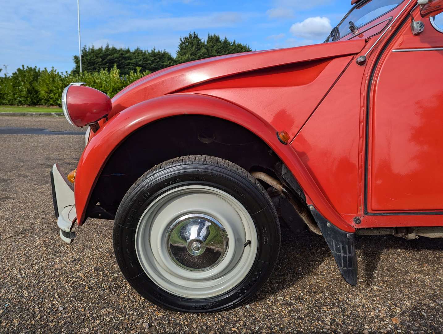 <p>1989 CITROEN 2 CV6 SPECIAL</p>