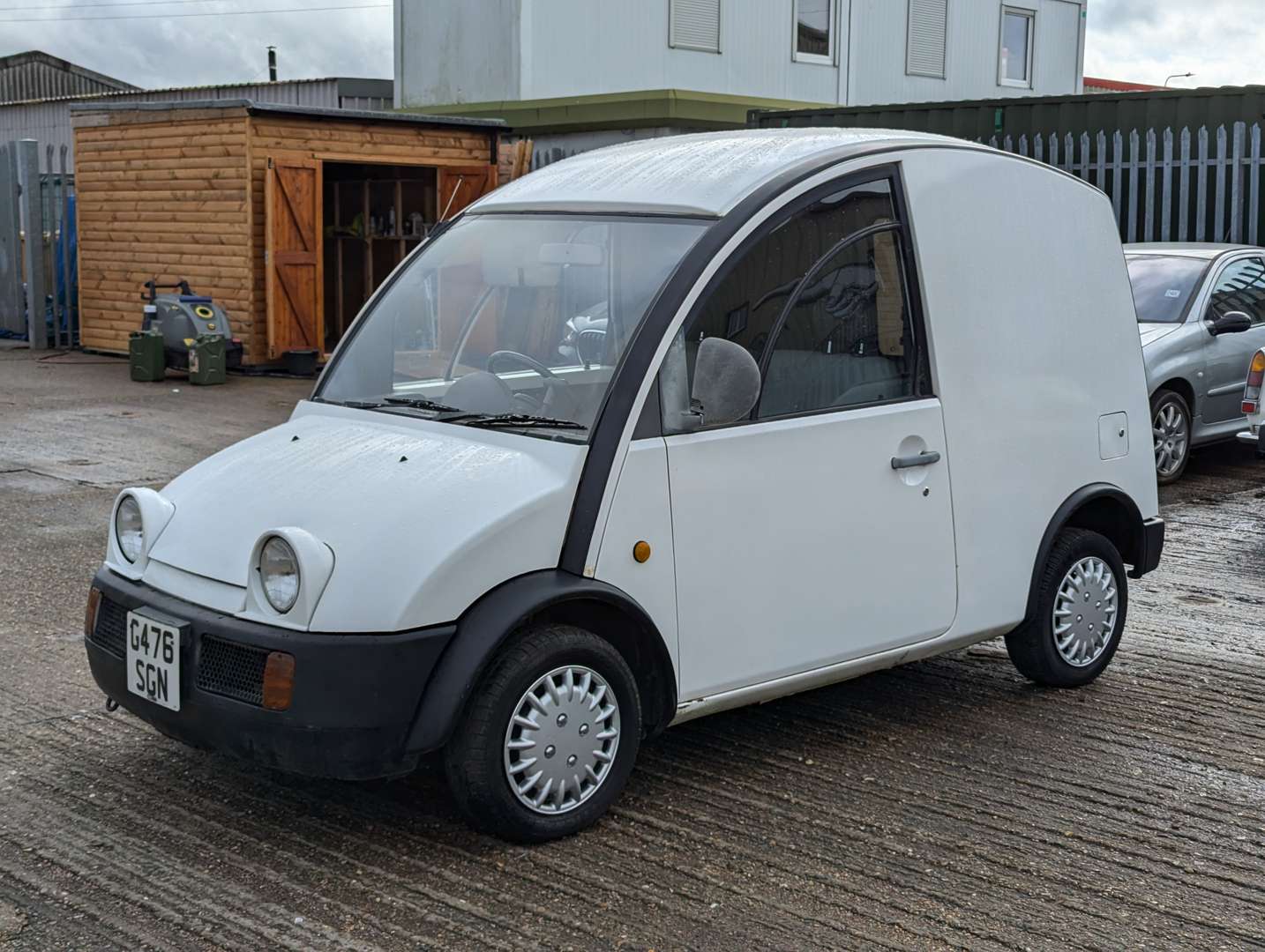 <p>1989 NISSAN S-CARGO AUTO</p>